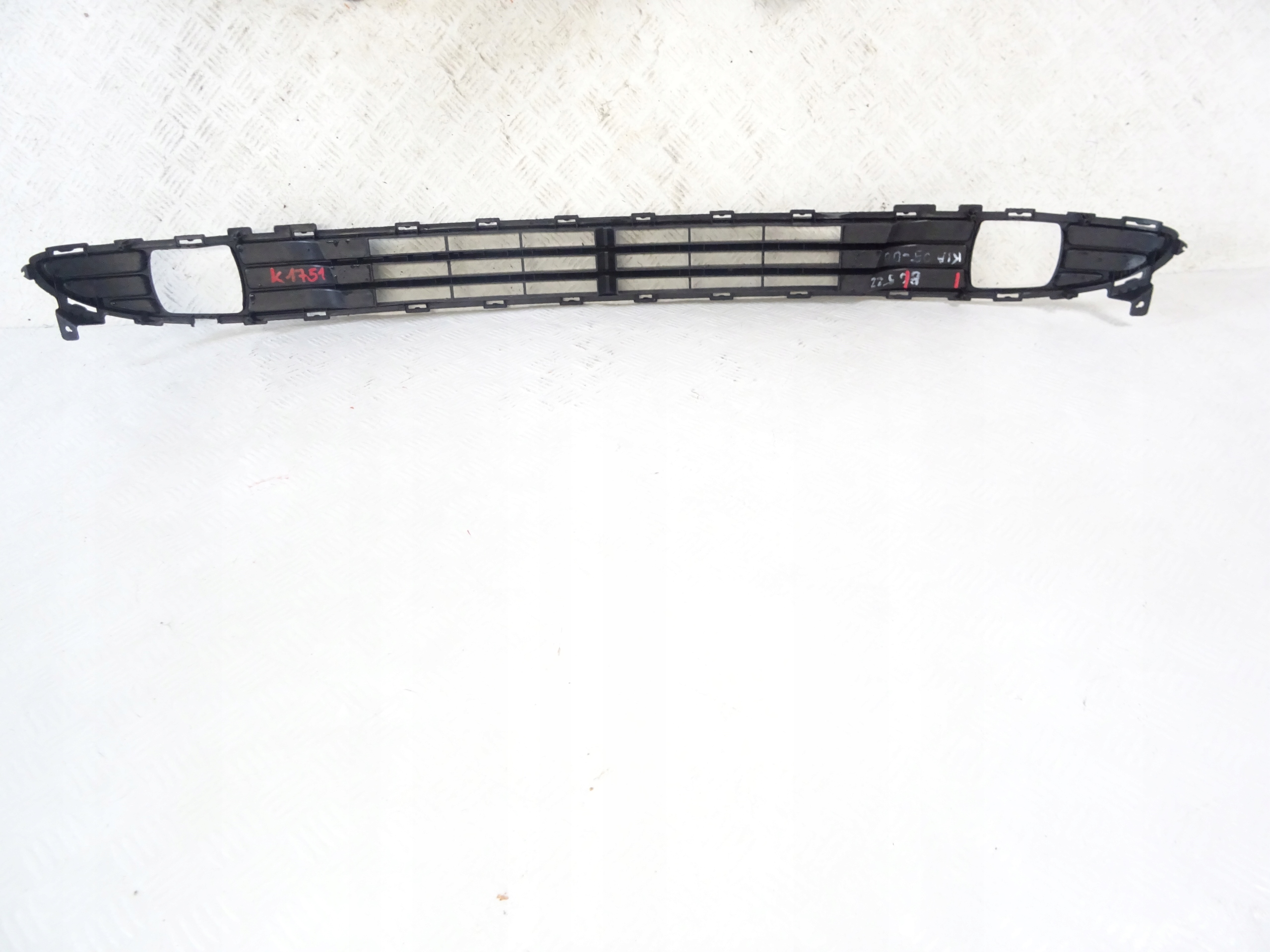 grid of a bumper front front KIA RIO III 3 86522-1G010