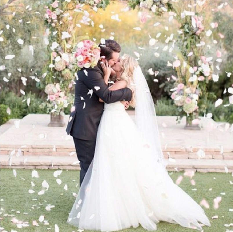 KONFETTI XXL TUBA WYRZUTNIA ŚLUB 80cm PŁATKI ECRU Stan opakowania oryginalne