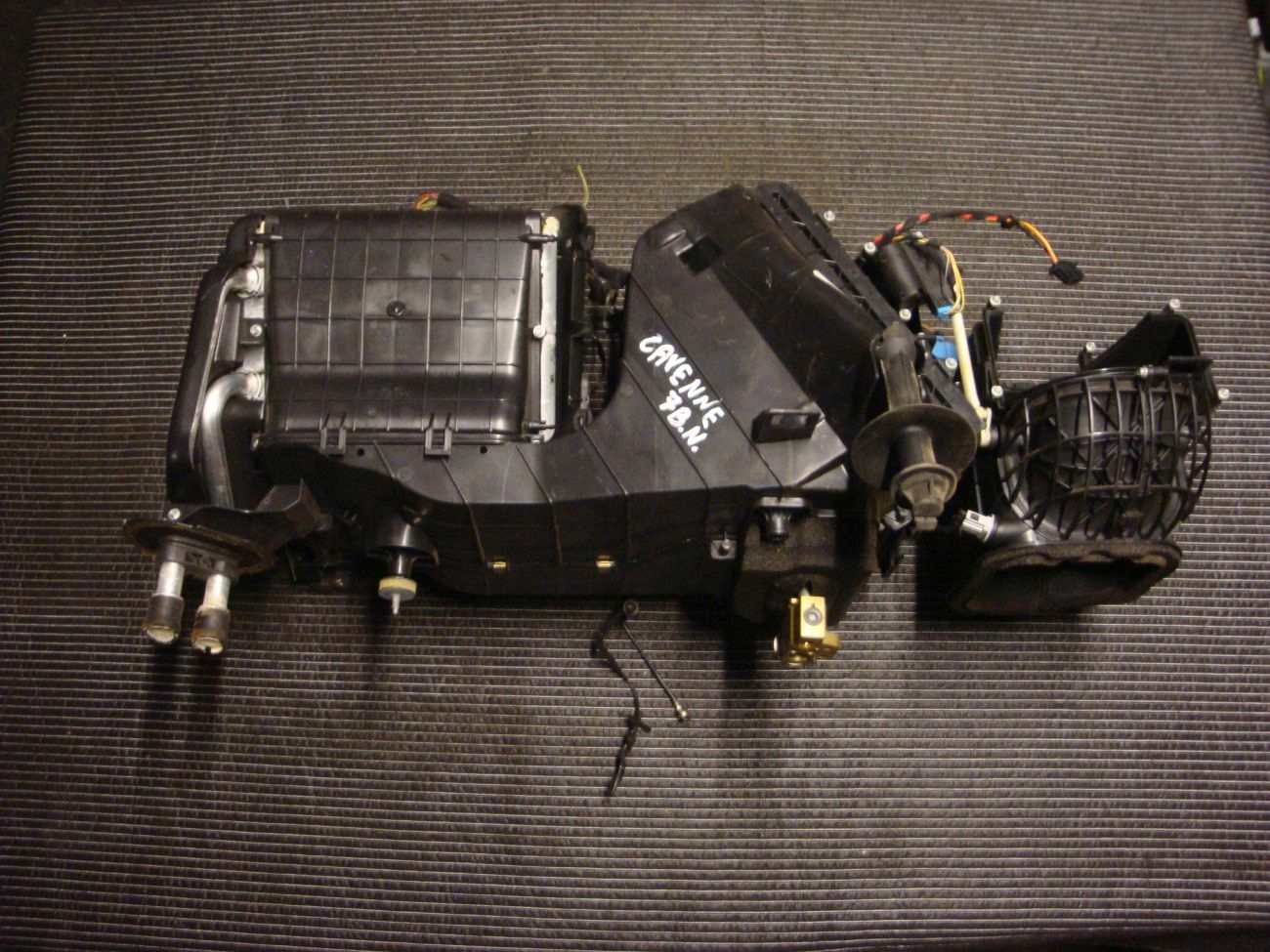 TOUAREG И CAYENNE НАГРЕВАТЕЛЬ EU 7L0820005BJ