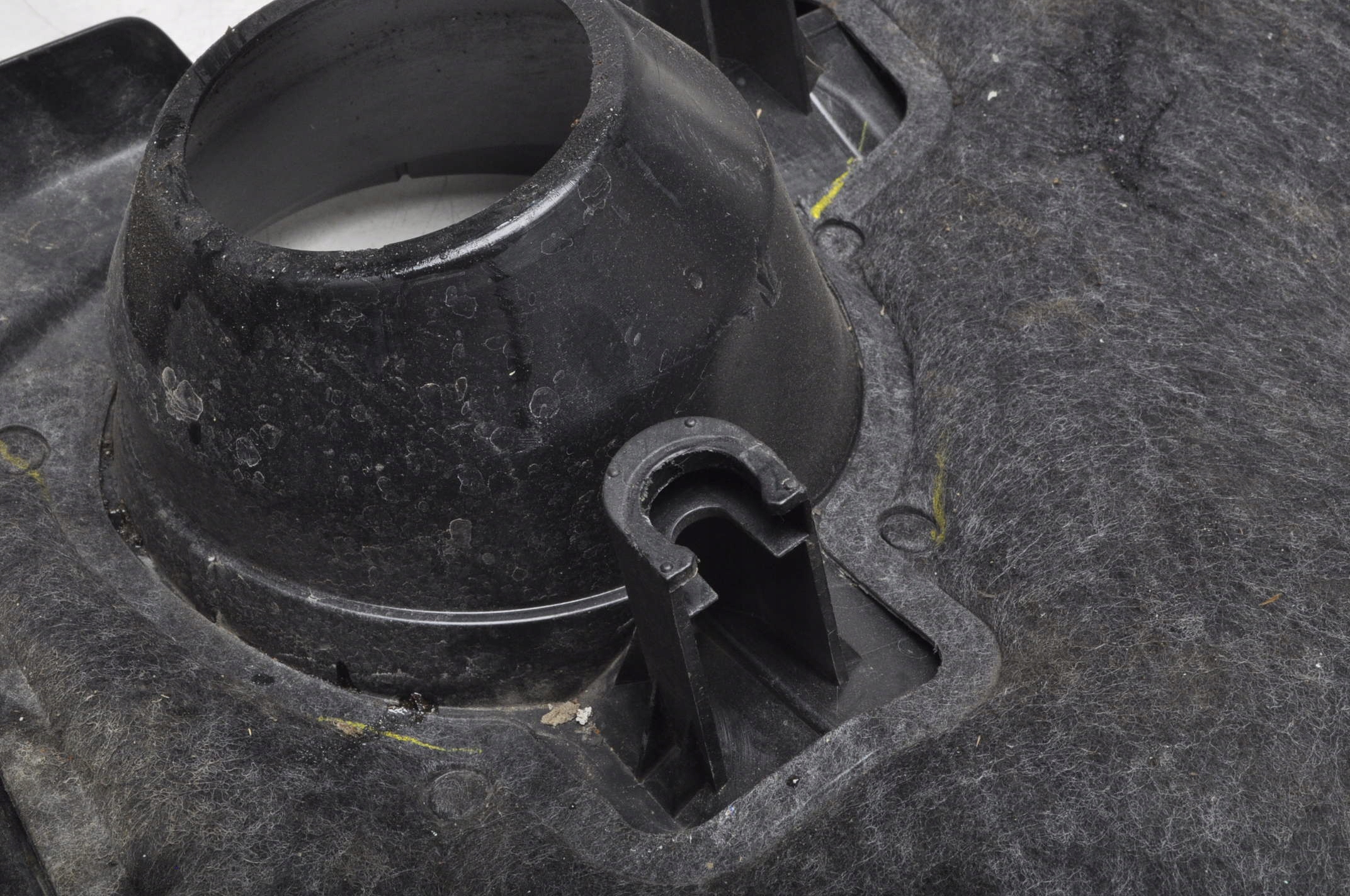 Isuzu II 1.9 защита крышка Двигателя