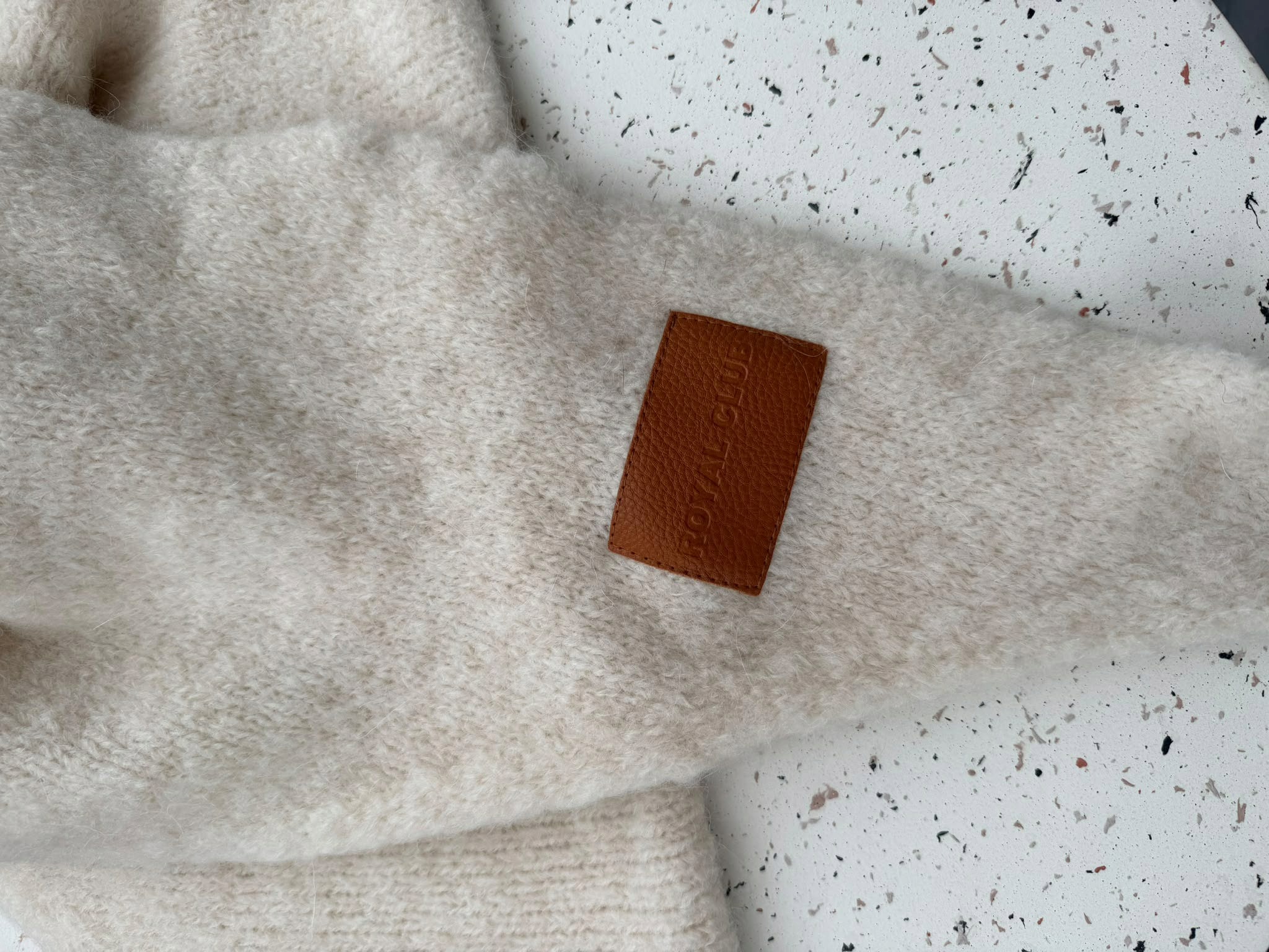 Royal Club Trojúhelníkový Šátek Alpaka Panna Cotta Univerzální