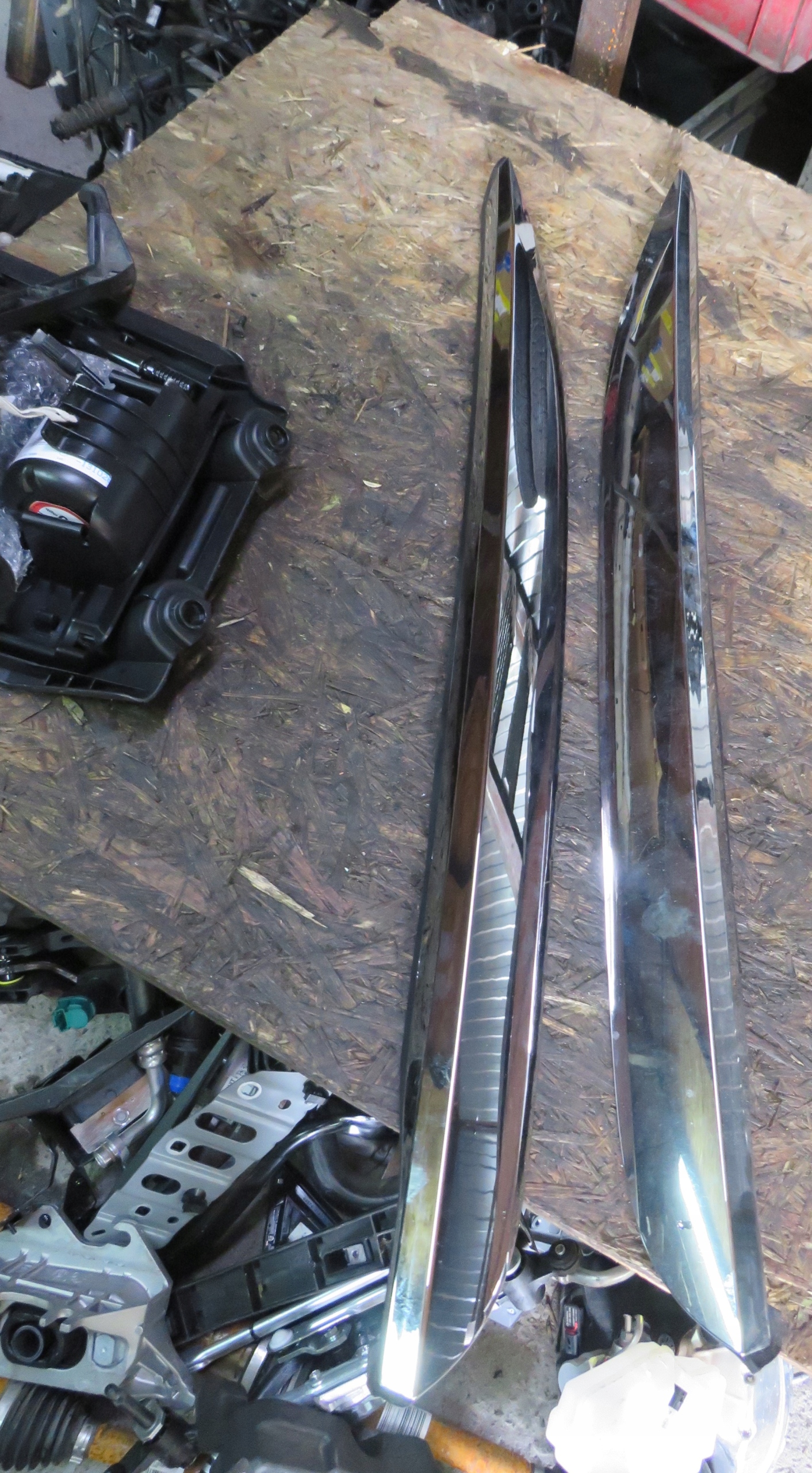 LISTWY CHROM DACHU PEUGEOT 2008