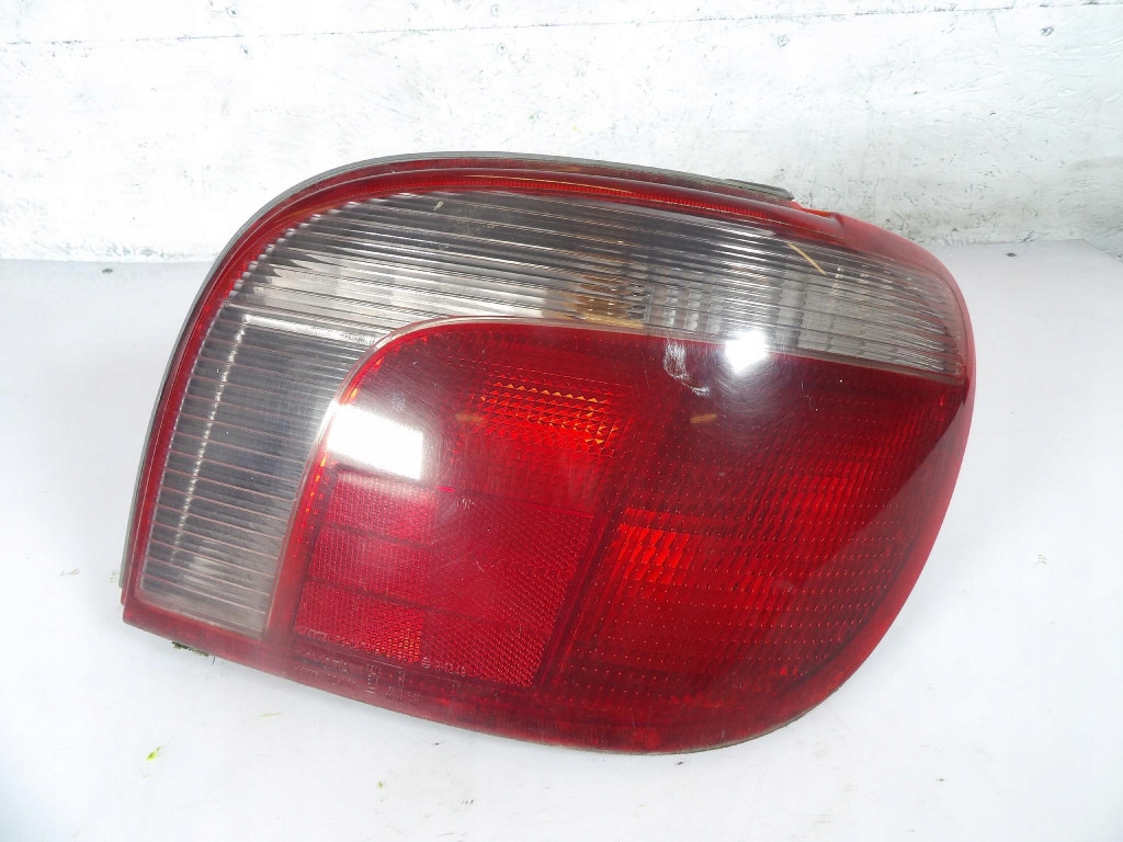 TOYOTA YARIS and 5D light rear part right KOITO 52-004