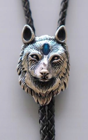 

Wilk ze stali z nieb. plamką bolo krawat western