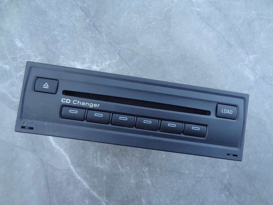 CD-чейнджер 4E0910110H AUDI A6 C6 LIFT
