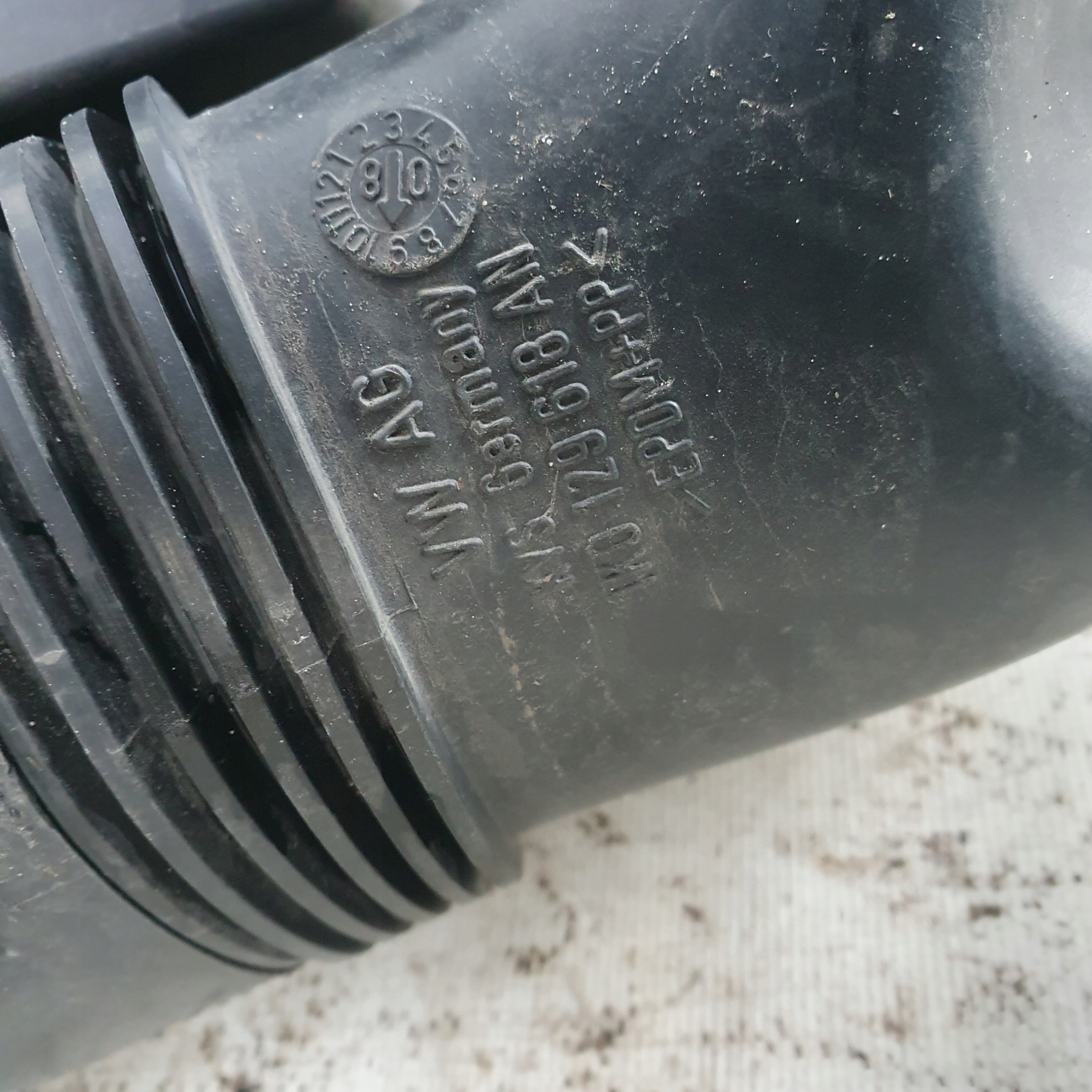 корпус салонного фильтра vw Passat CC 2.0 TFSI