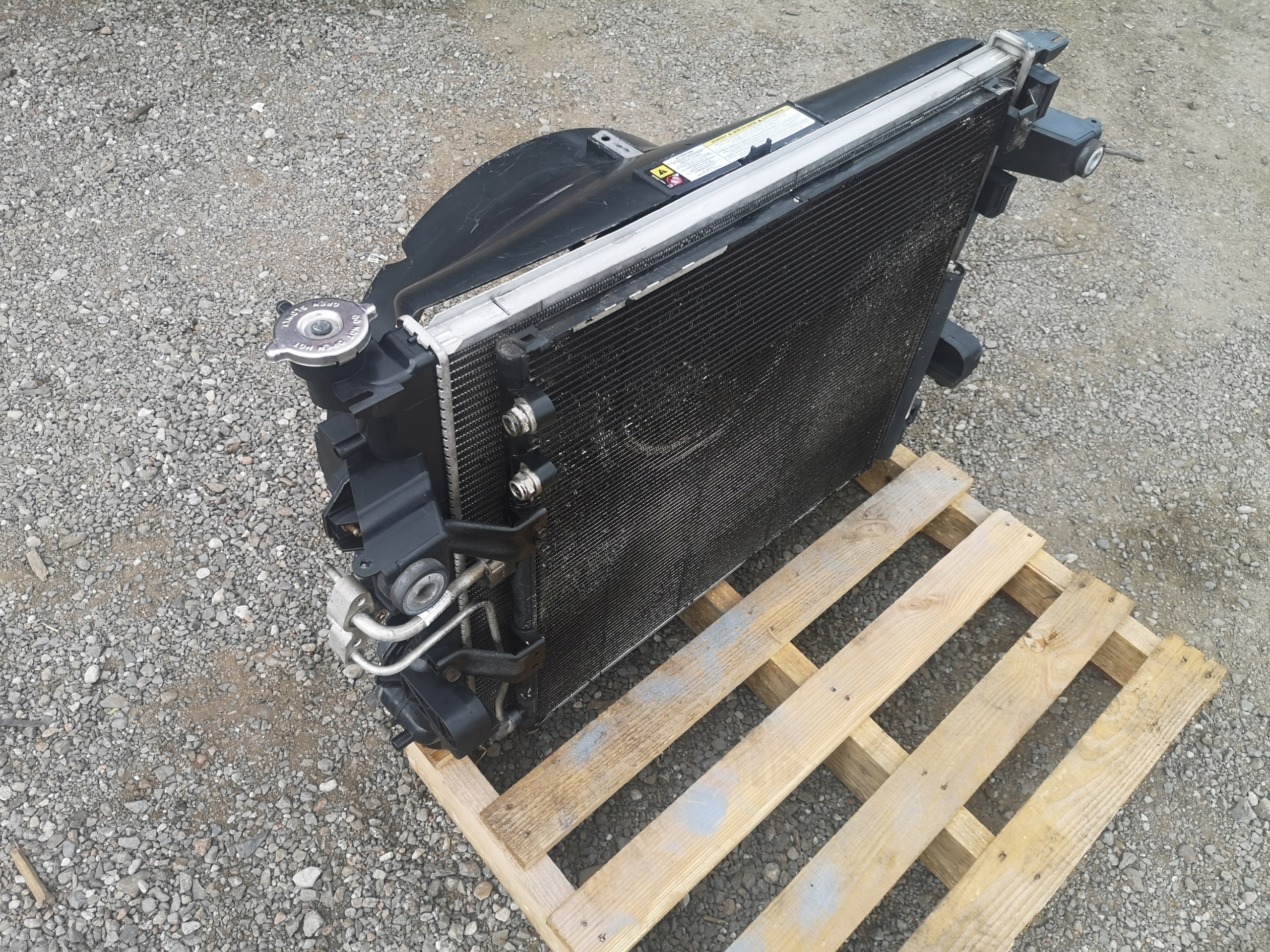 radiator radiator komplet Dodge RAM 1500 5.7 2009