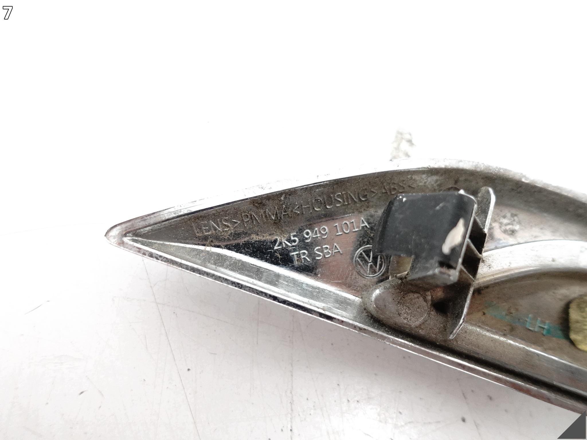 VW CADDY 2K5 LIFT 15-20 indicator blinker W fender front left CHROM