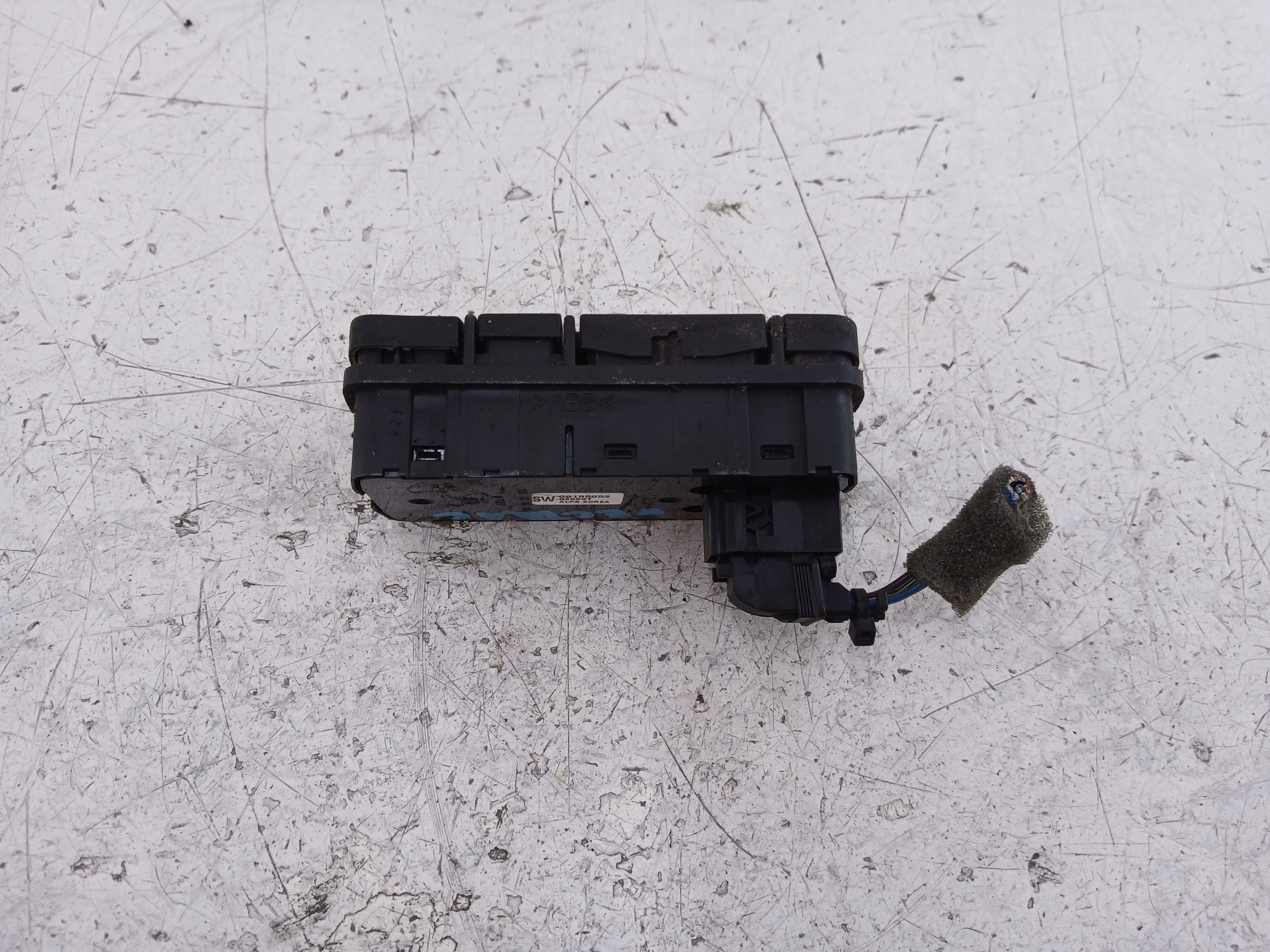 OPEL VECTRA C SIGNUM PANEL okna levý předek 09185952