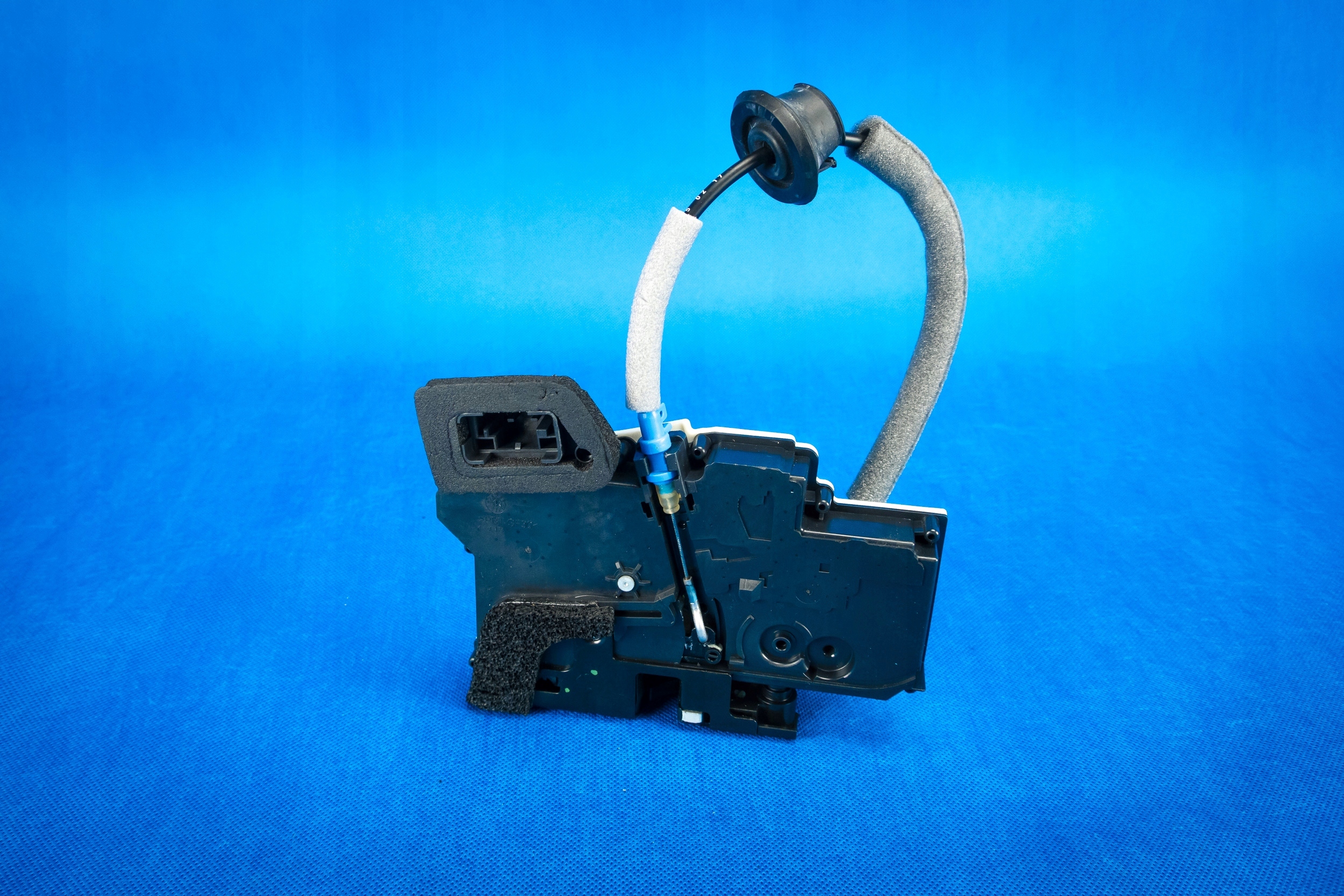 lock door left rear part Audi A6 4K A7 4K8 4K0839015L