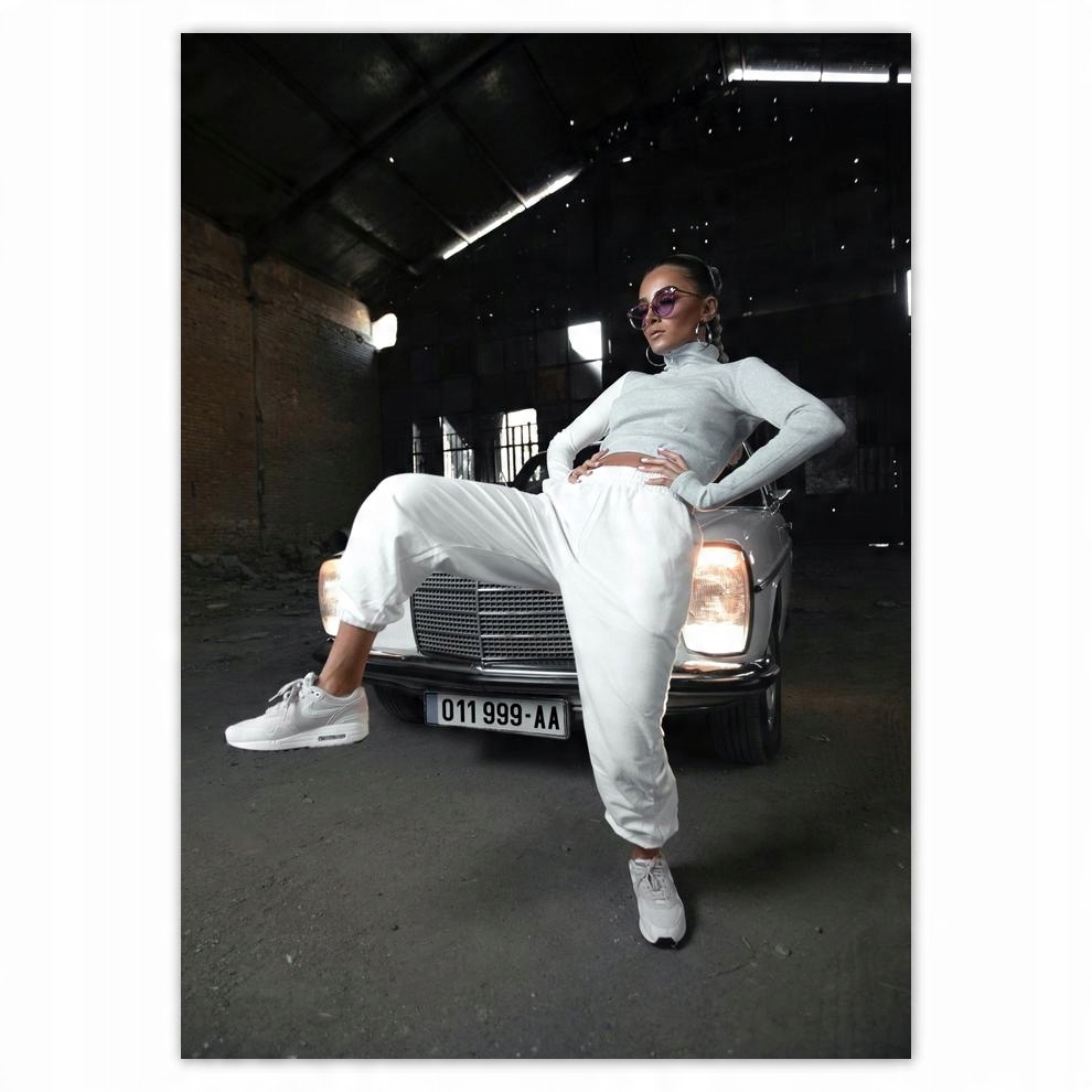 

Plakat 50x70 Biały klasyk Mercedes 200