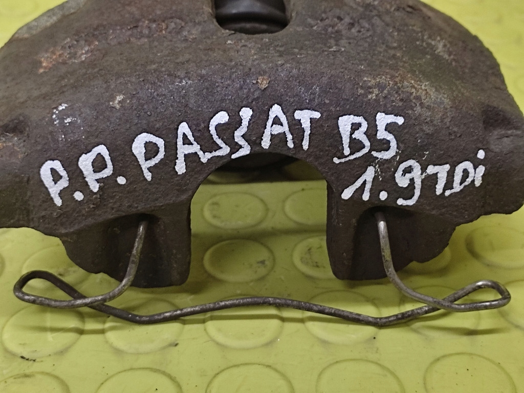 VW PASSAT B5 1.9 TDI třmen pravý předek