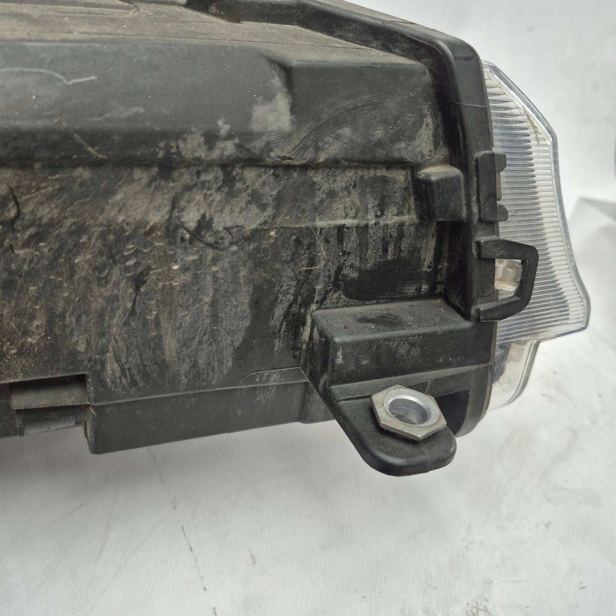 VW CADDY IV 2K7 2K8 20- light left front front ZWYKLA 2K8941005A