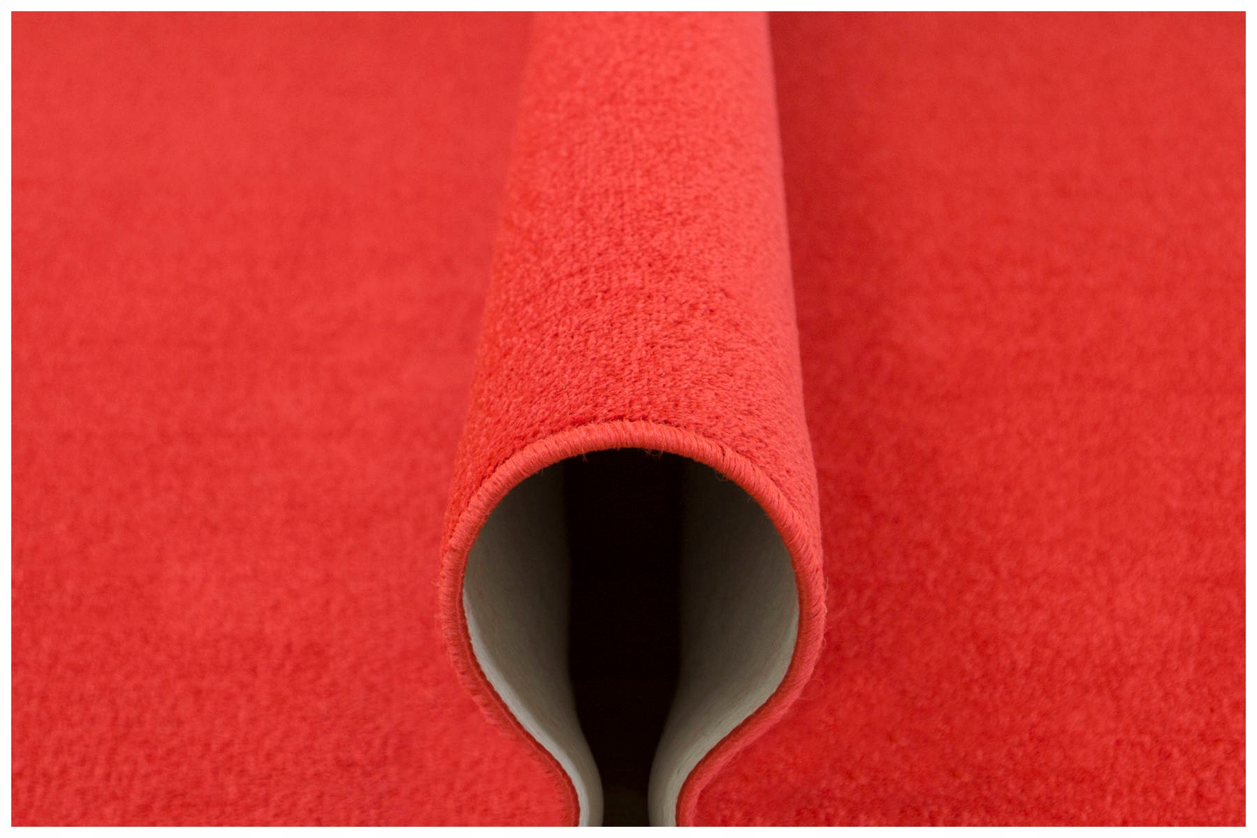 szer. 4m MIĘKKA CZERWONA WYKŁADZINA DYWANOWA