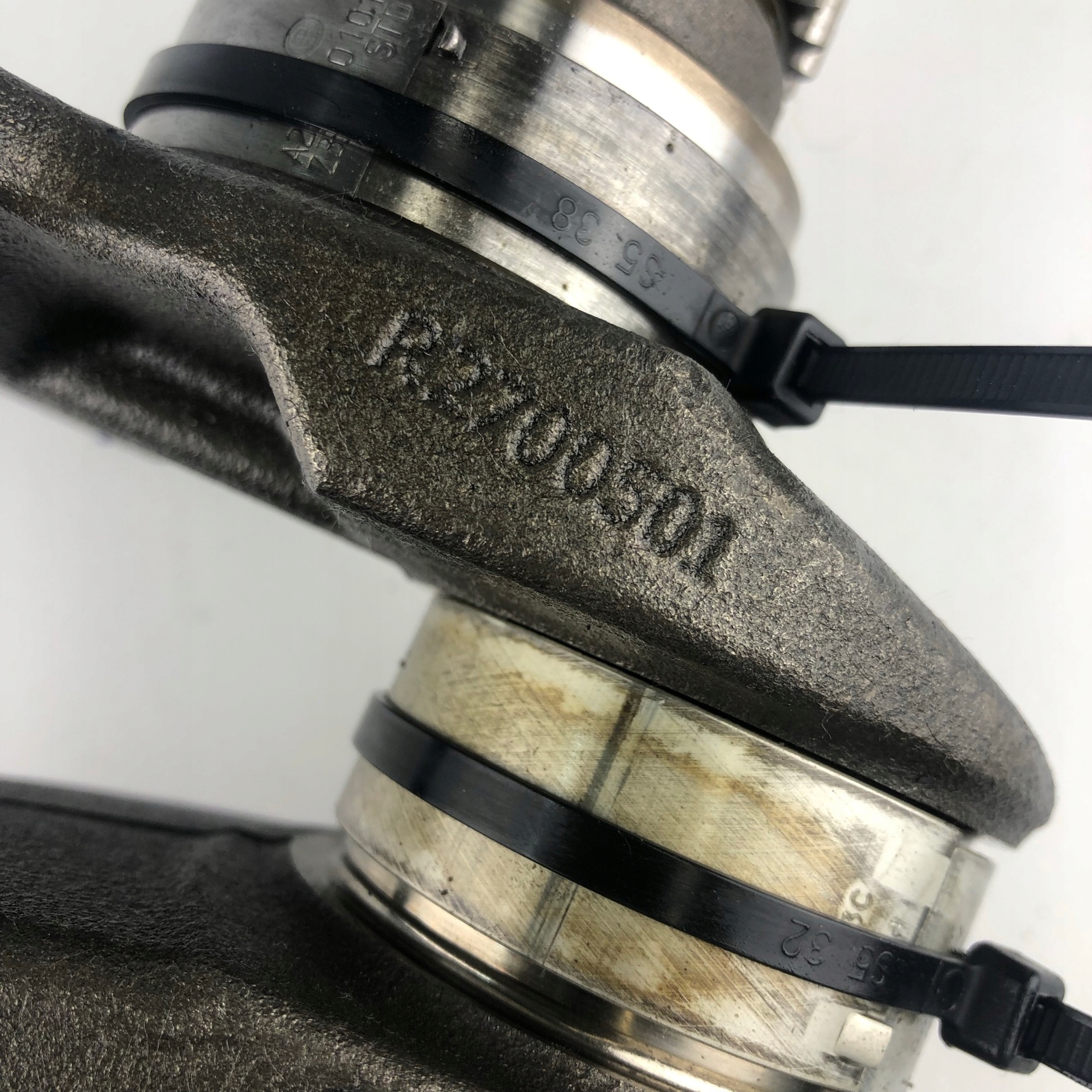 WAŁ KORBOWY MERCEDES 1.6 CGI W176,W246,W242 16v Numer katalogowy części 270910 , R2700501