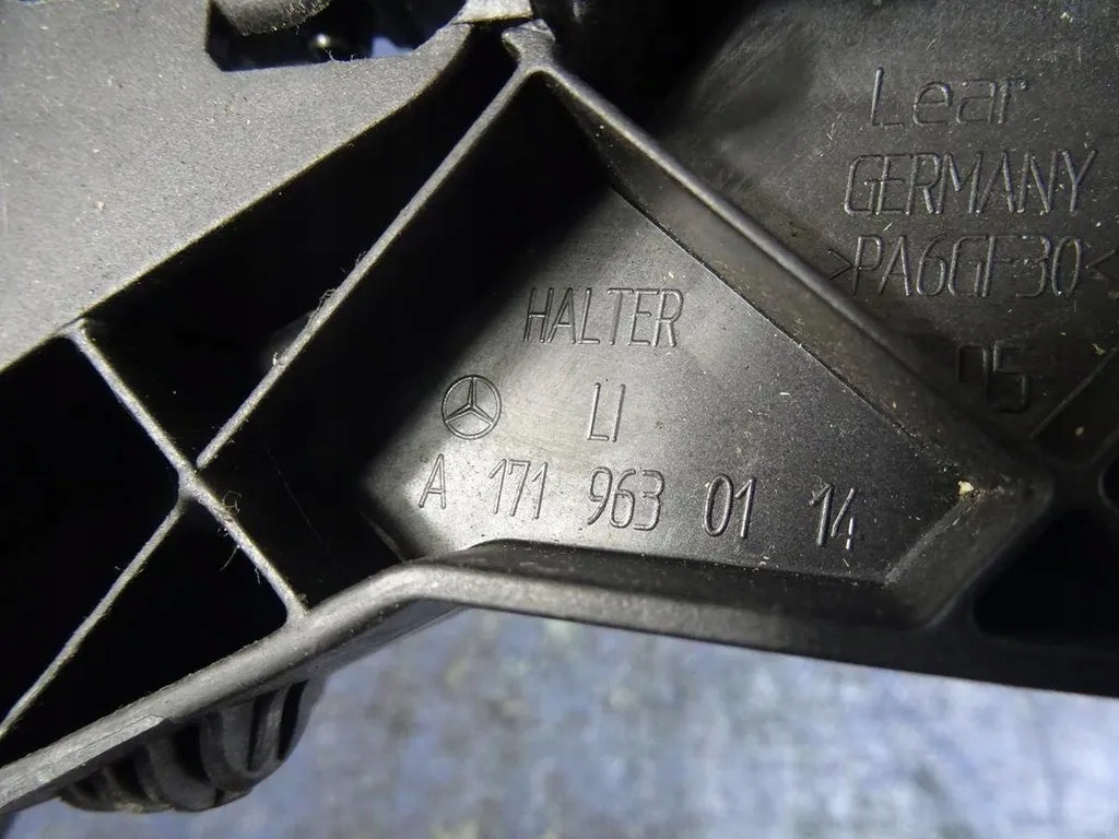 левый зад MERCEDES R171