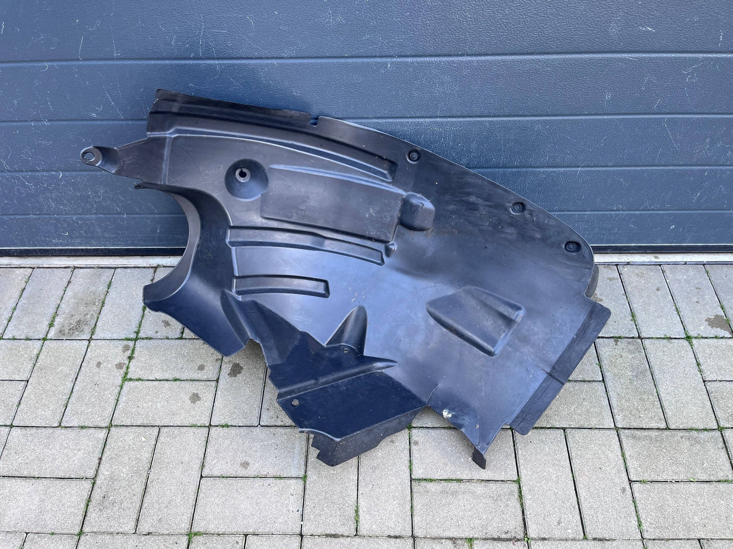 MERCEDES GLK X204/W204 mudguard front front right A2046908030