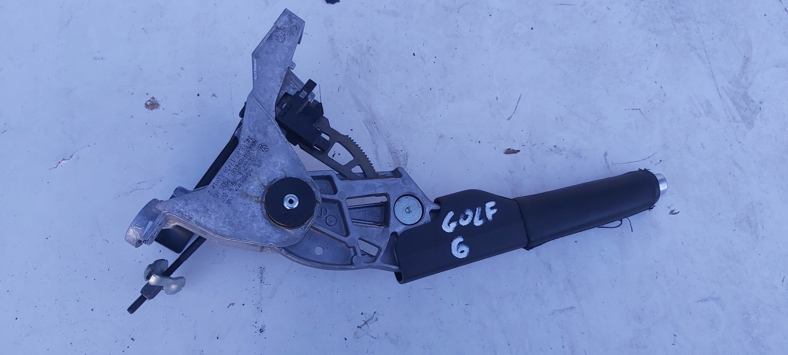 VW GOLF VI 1K0711303M DŹWIGNIA HAMULCA RĘCZNEGO EU