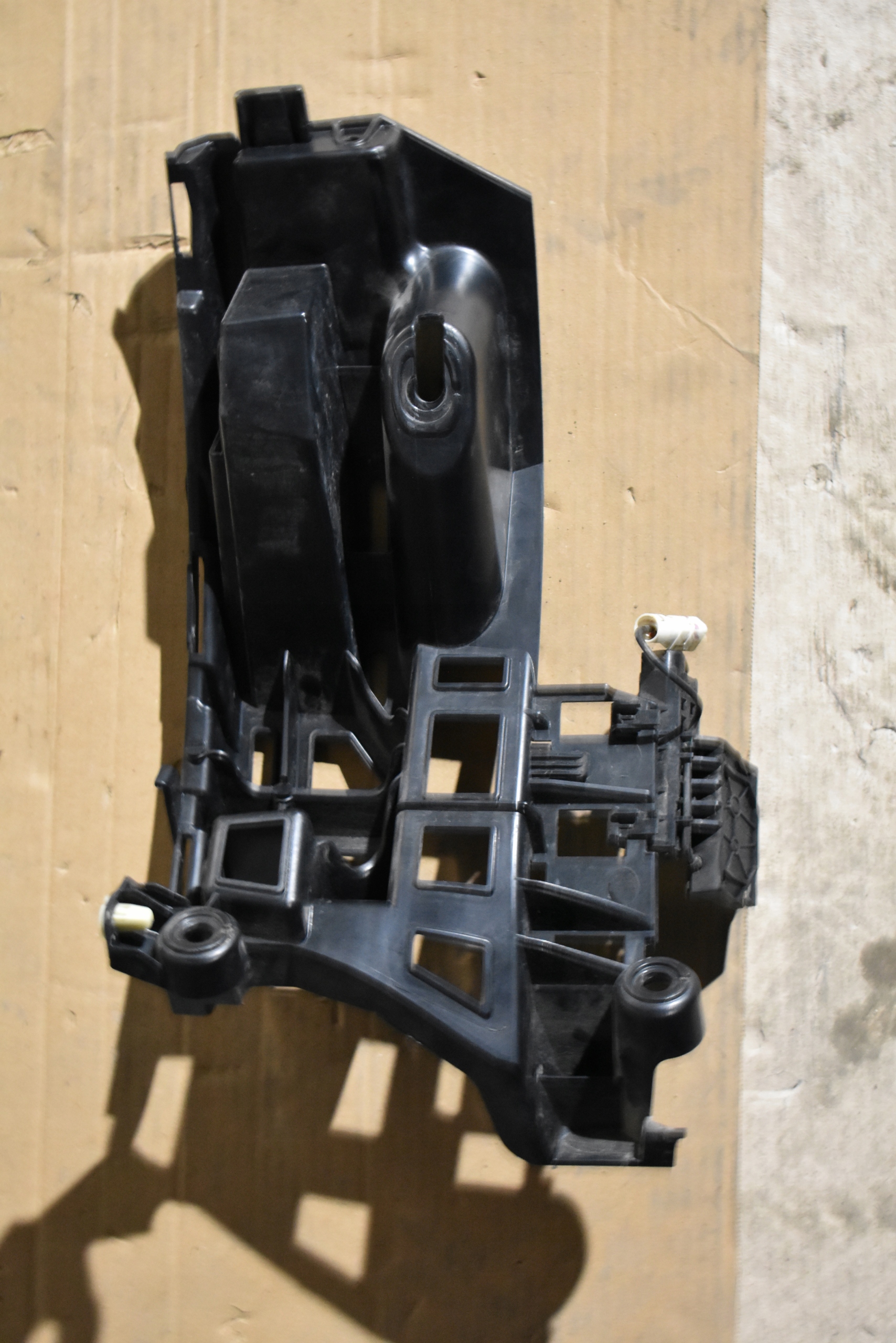 IDEALNY bumper bracket rear left PORSCHE MACAN 1