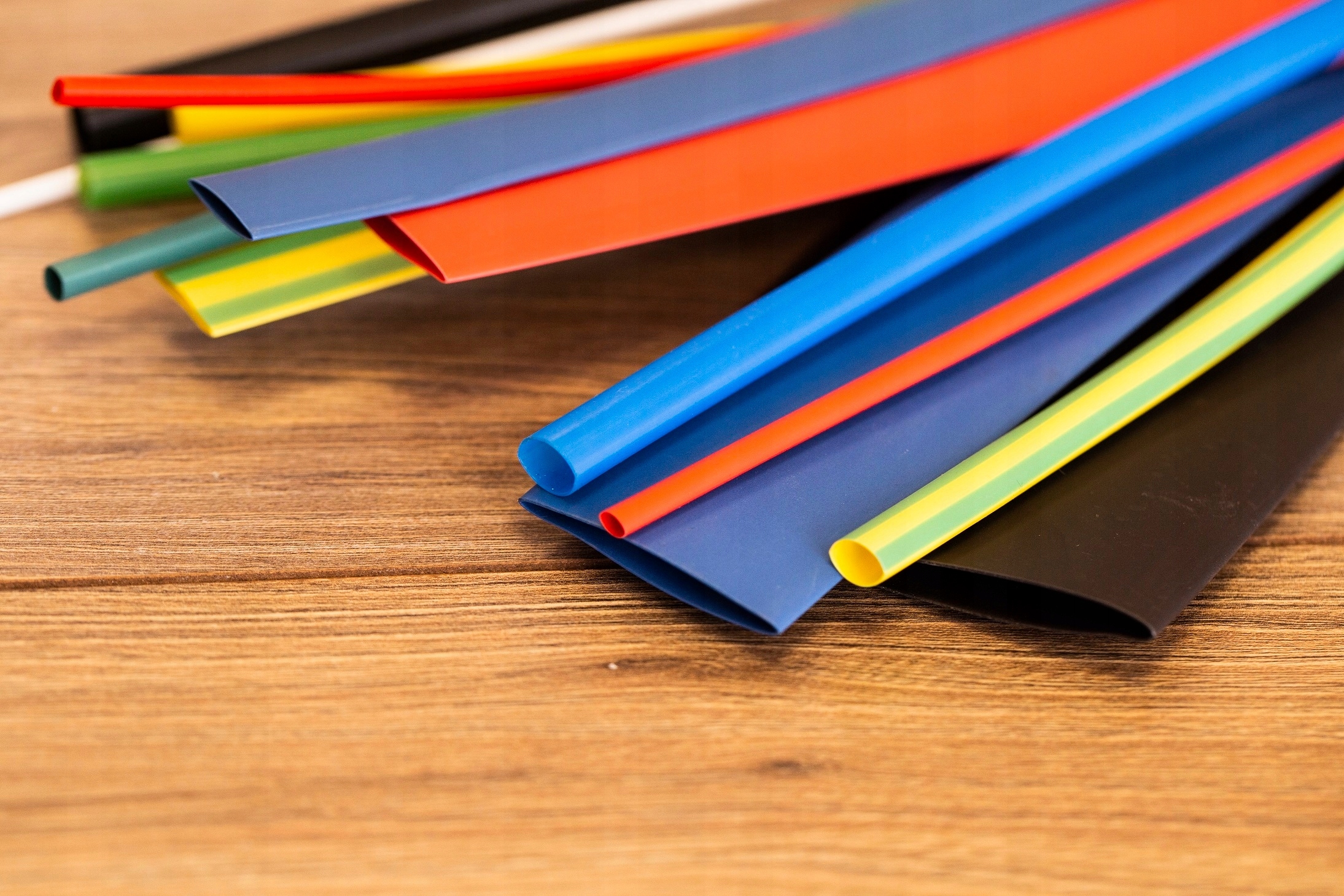 Rurka koszulka termokurczliwa 2,4/1,2 czarna 1m EAN (GTIN) 8595055711893