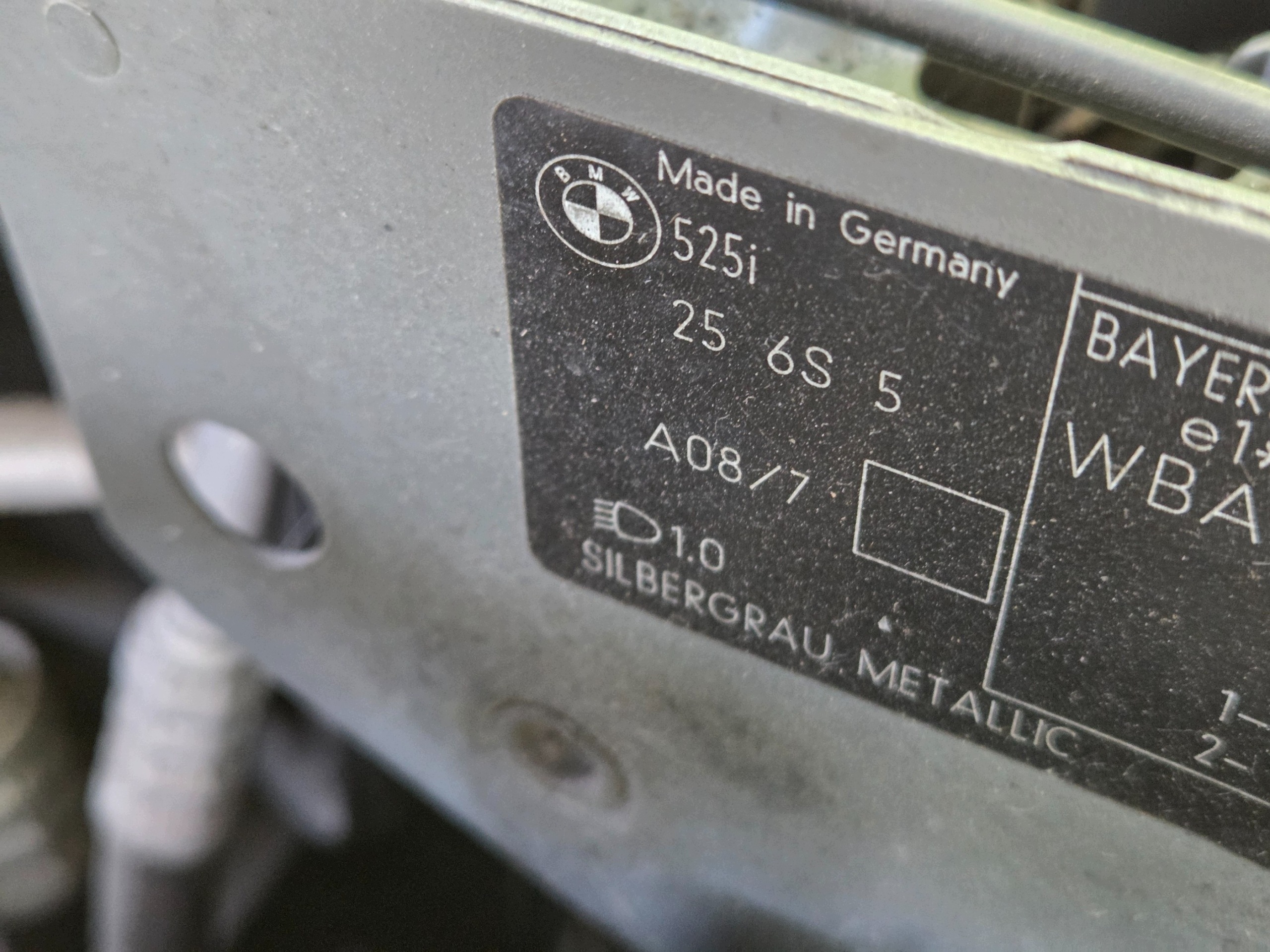 dveře levý předek BMW E60 E61 SILBERGRAU EU