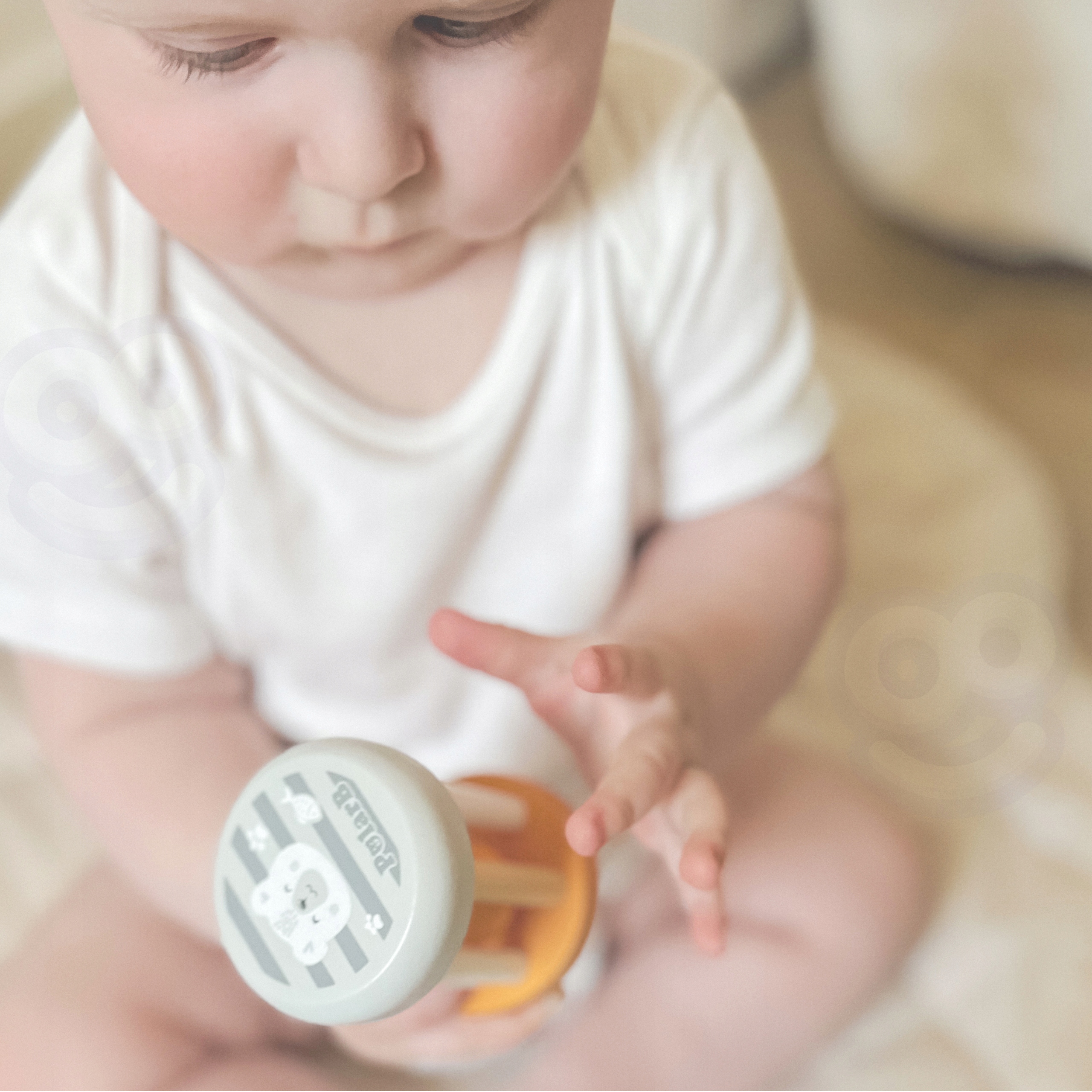 DREWNIANA GRZECHOTKA SENSORYCZNA ZE ZWIERZĄTKIEM PIŁKA PIŁECZKA VIGA POLARB Wysokość produktu 7.5 cm