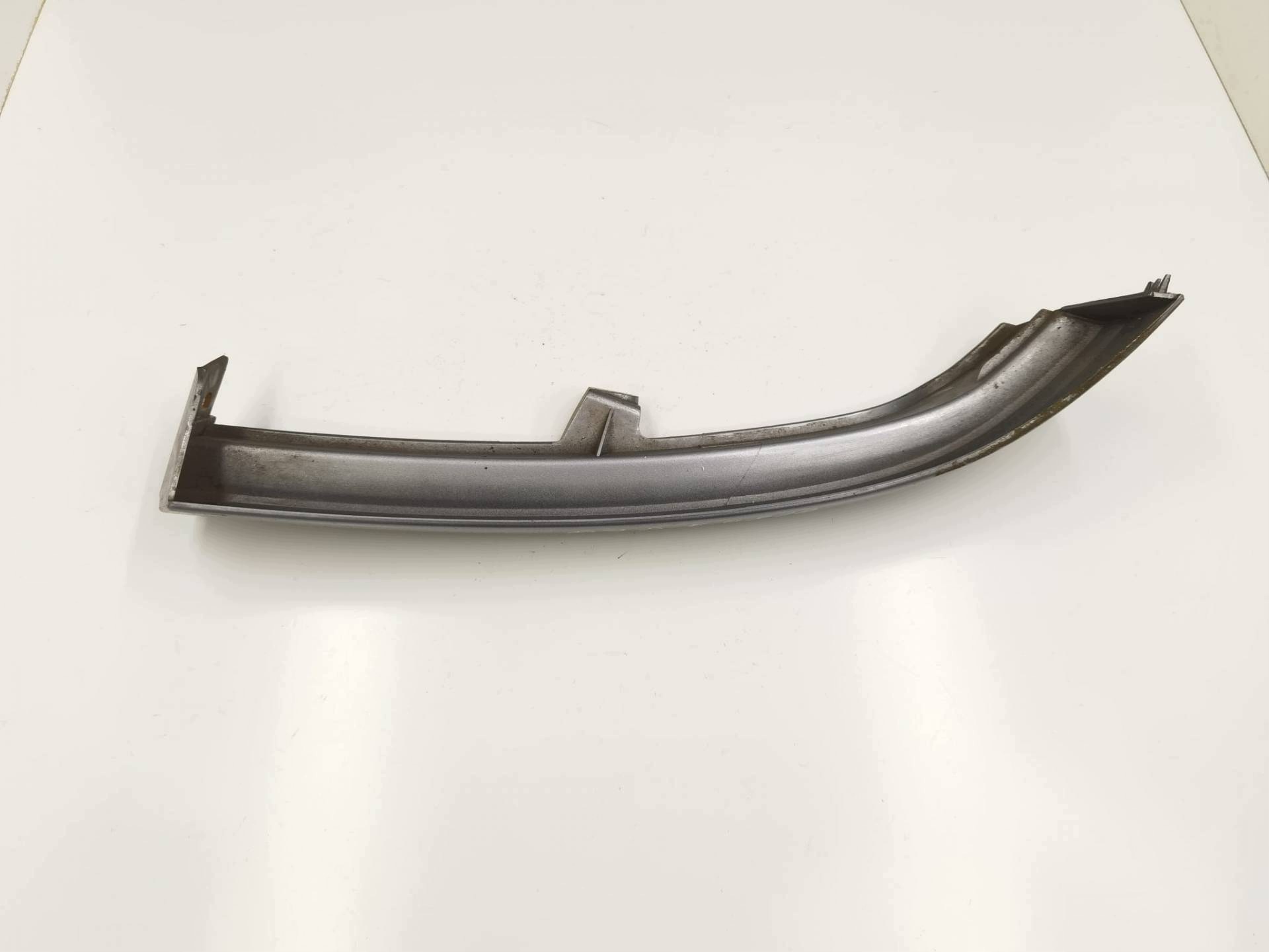 moulding below lampe left side Opel Zafira A facelift 2004 90580651