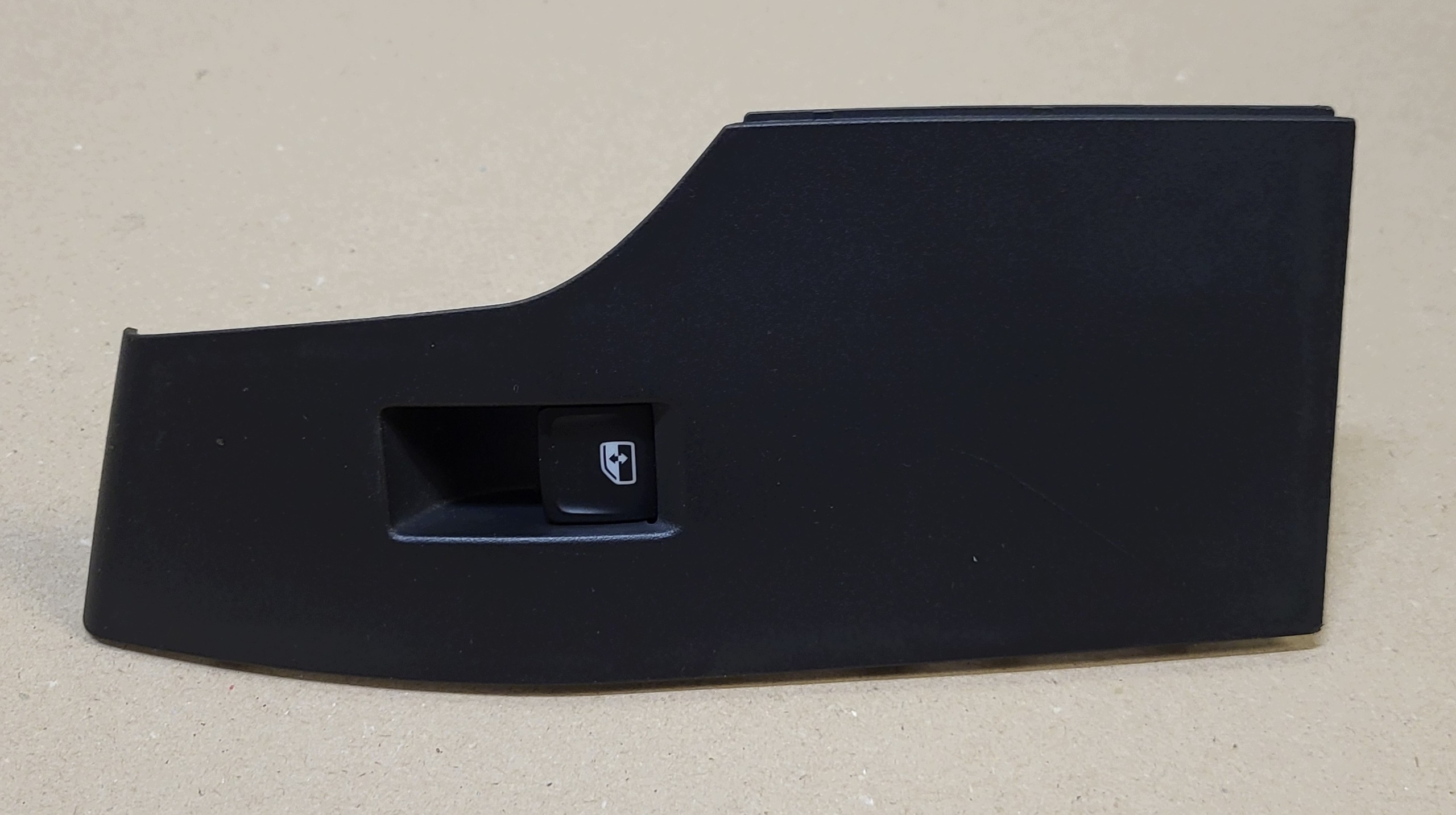 PANEL switch windows left rear part SEAT ATECA CUPRA FORMENTOR 6F2867171 OE
