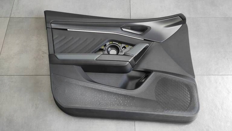 Cupra Formentor side door ley front upholstery ambiente 5FG867011P