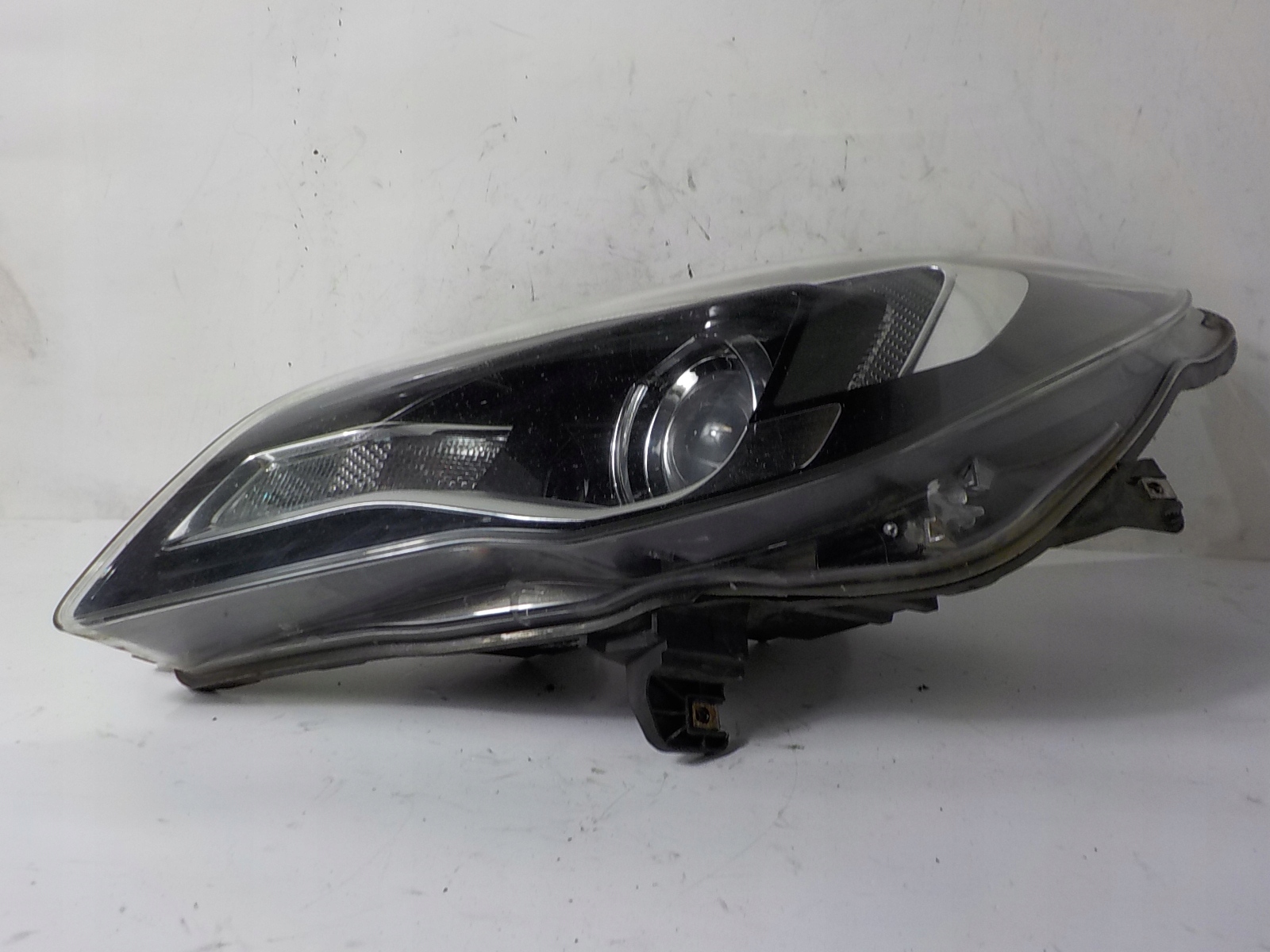 OPEL INSIGNIA A LIFT light left front front UK