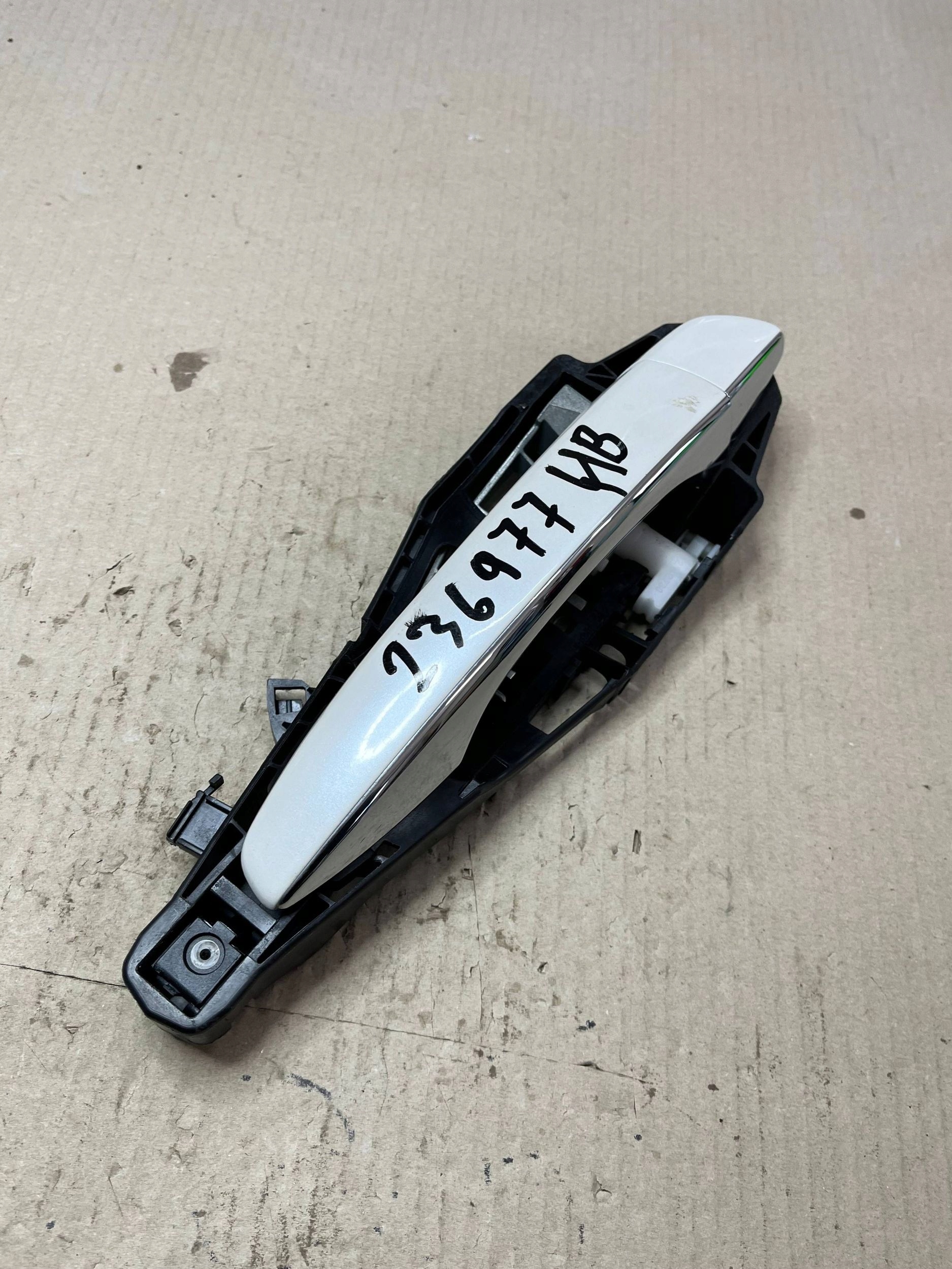 exterior handle door przednich Peugeot 308 9109E3