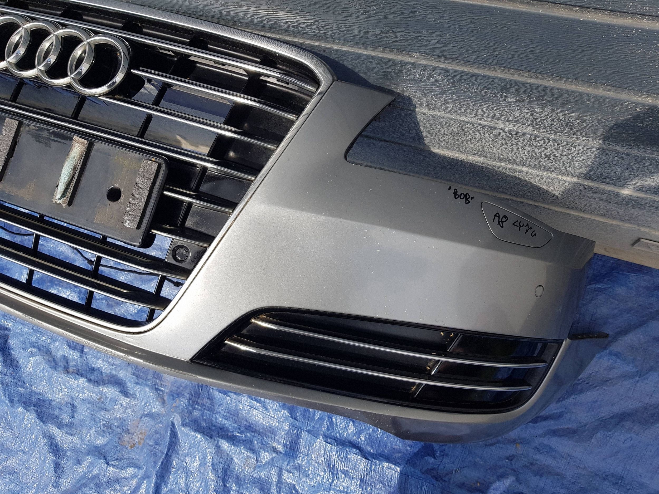 nárazník předek přední AUDI A8 D4 LY7G