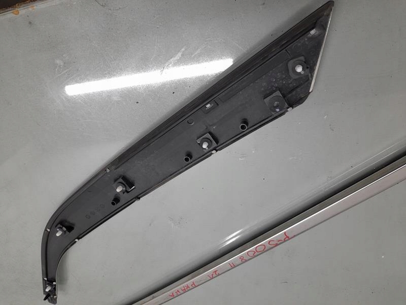 LISTWA KAROSERYJNA PRAWA PEUGEOT 5008 II GT LIFT 9827008877 Producent części Peugeot OE