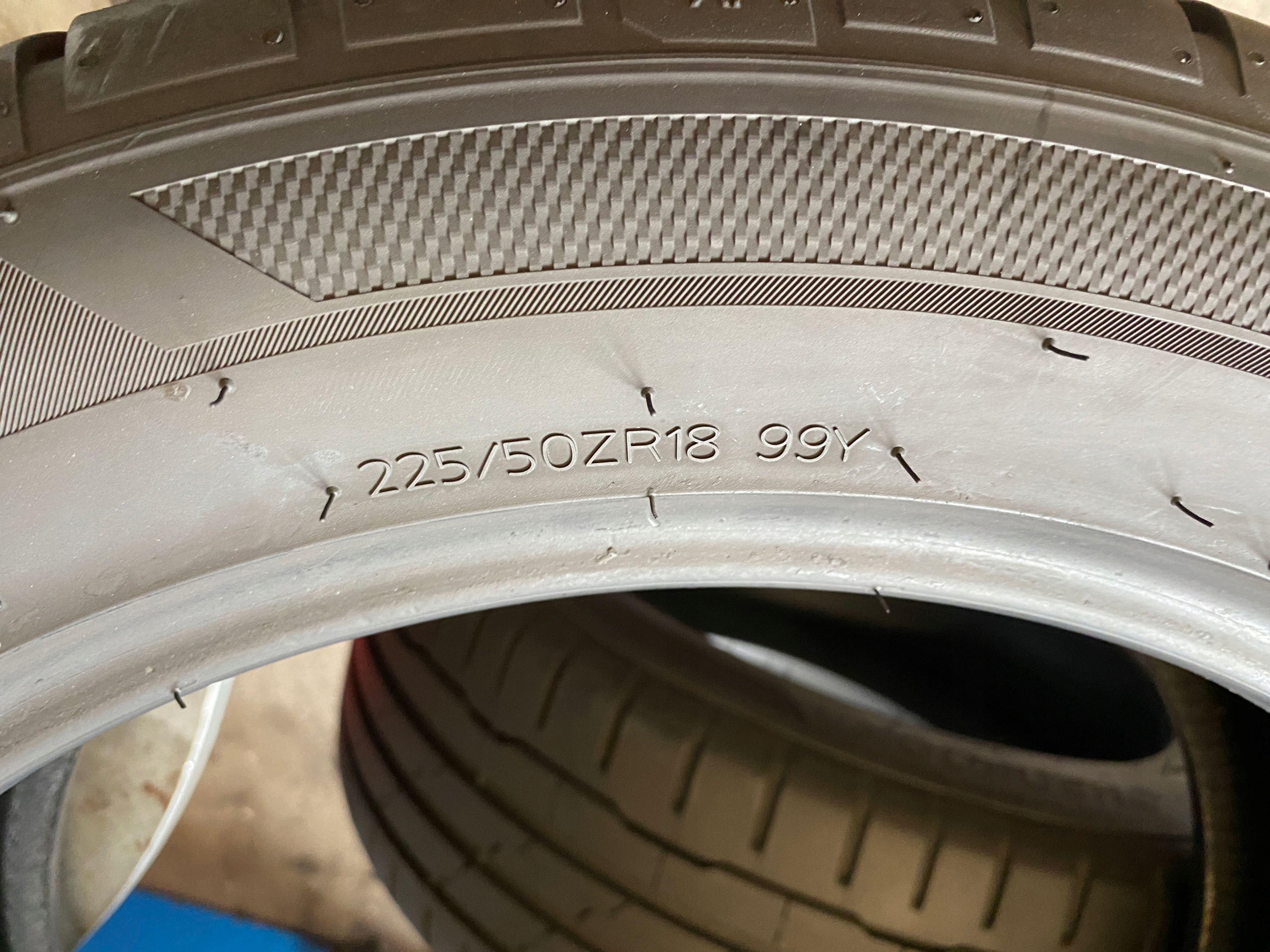 2 tyres summer 225/50R18 Hankook Ventus S1 Evo3 6mm