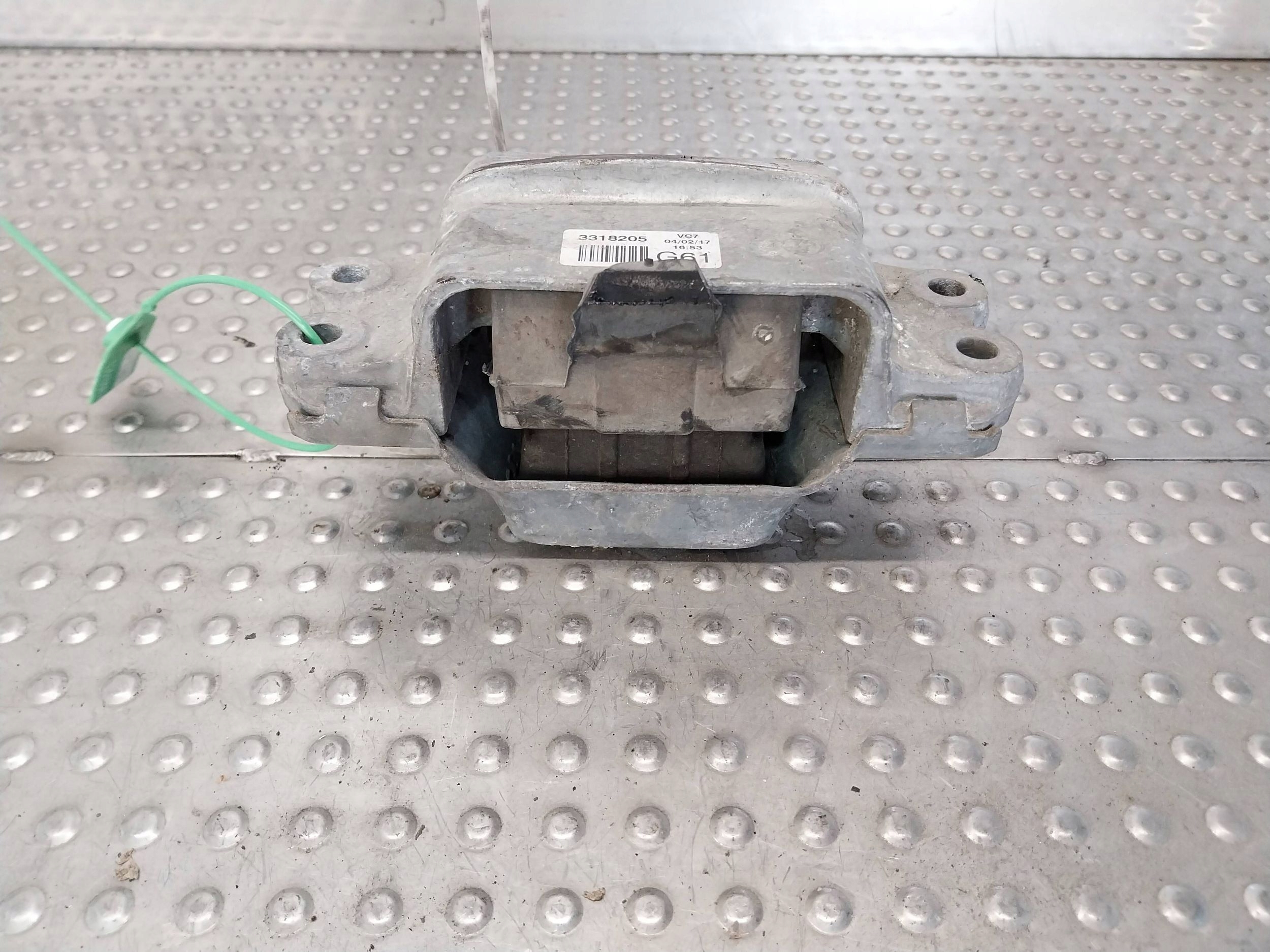 holder engine mount 1K0199262BB VW CADDY III YETI GOLF V A3 8P 2.0 TDI