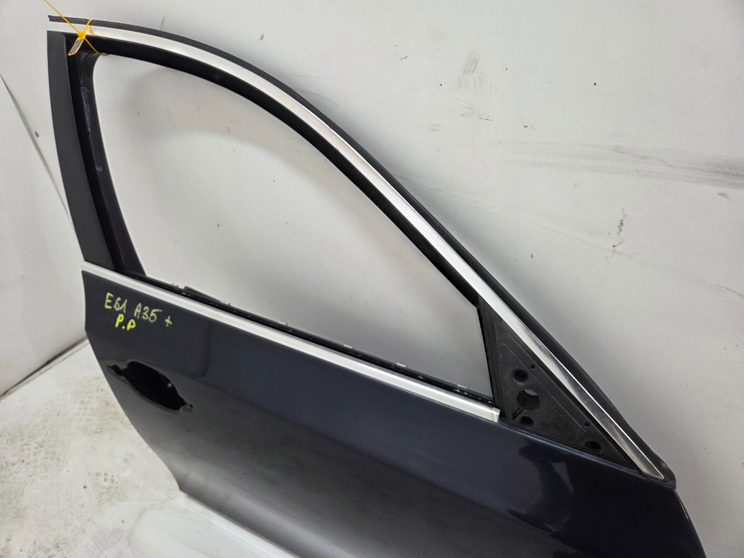 dveře pravé přední předek BMW E60 A35/5 MONACOBLAU