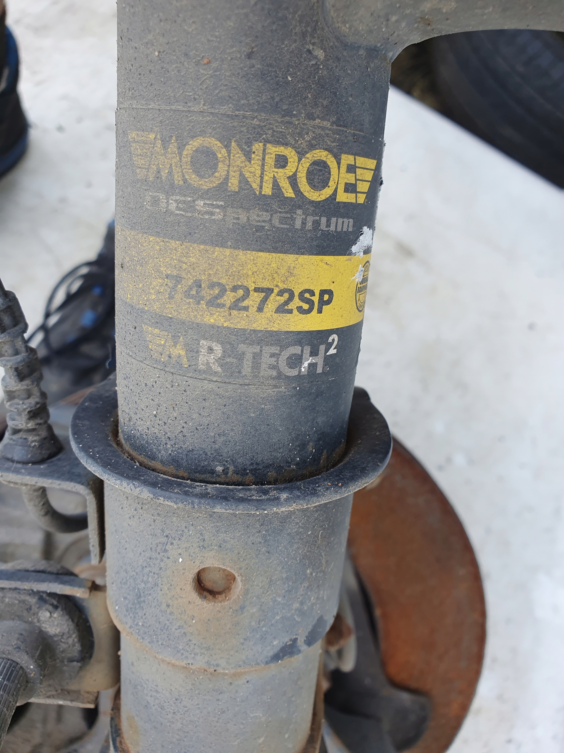 поворотный кулак, цапфа правая opel CORSA e 1.3