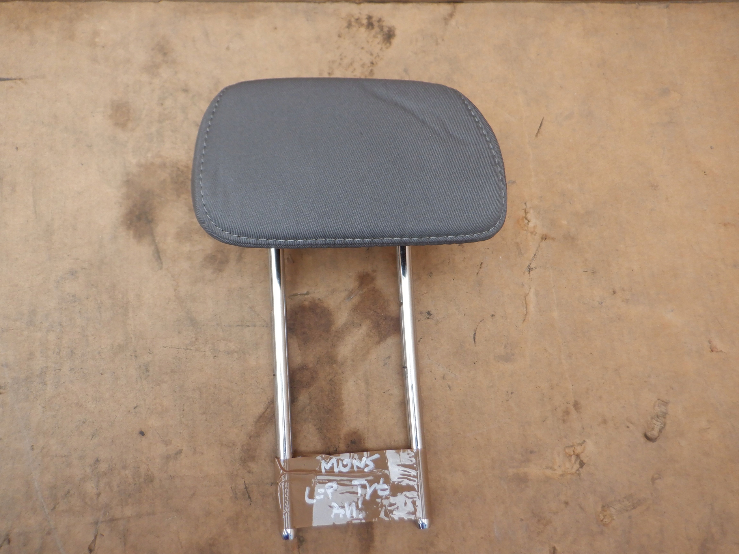 ZAGLOWEK KANAPY FOTELA FORD MONDEO MK5 Part number DS73