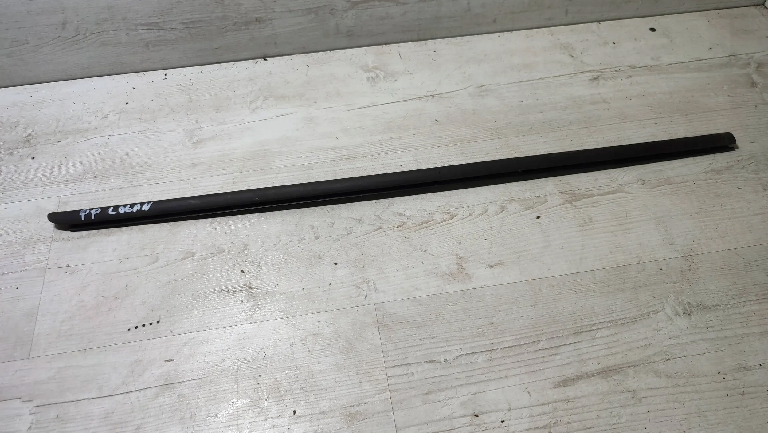 Dacia Logan II 2019r front side right moulding dust