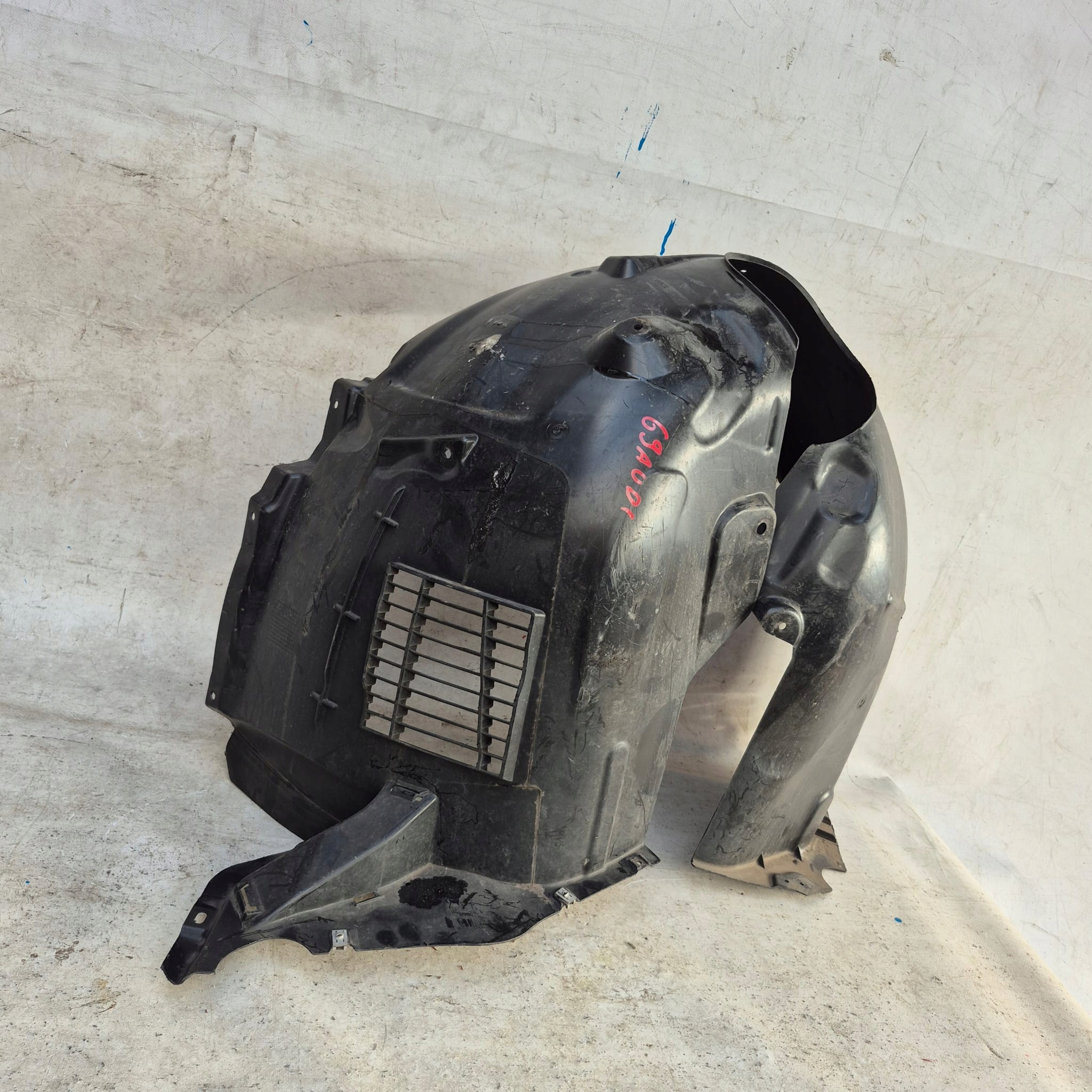 AUDI A3 IV 4 8Y 20-> mudguard front front right