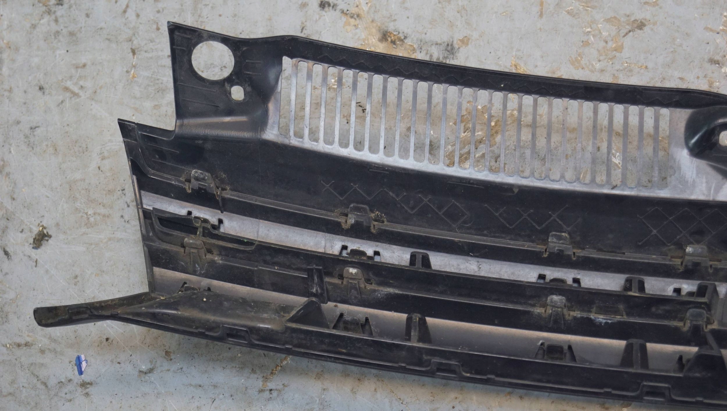 VW Golf V Kühlergrill FRONTGRILL Kühlergitter 5K0853651AF - Thumbnail 11