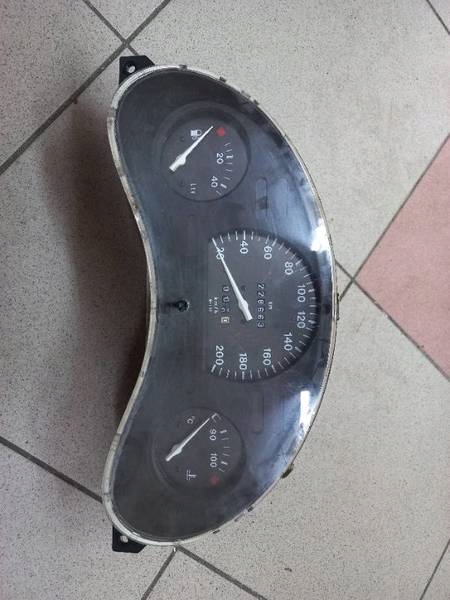 CORSA C budíky budiky 90482653