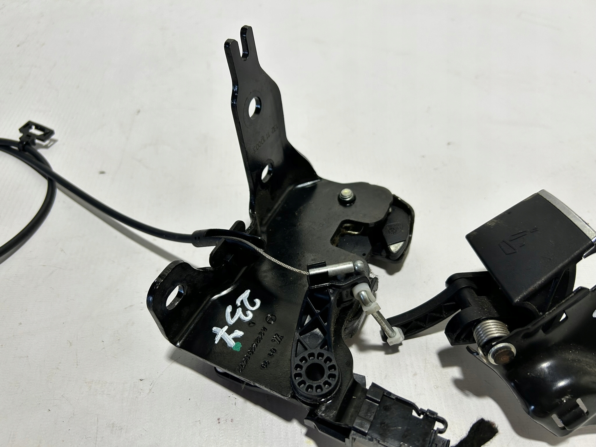 MERCEDEDES W212 KOMBI handle lock SKLADANIA seats left