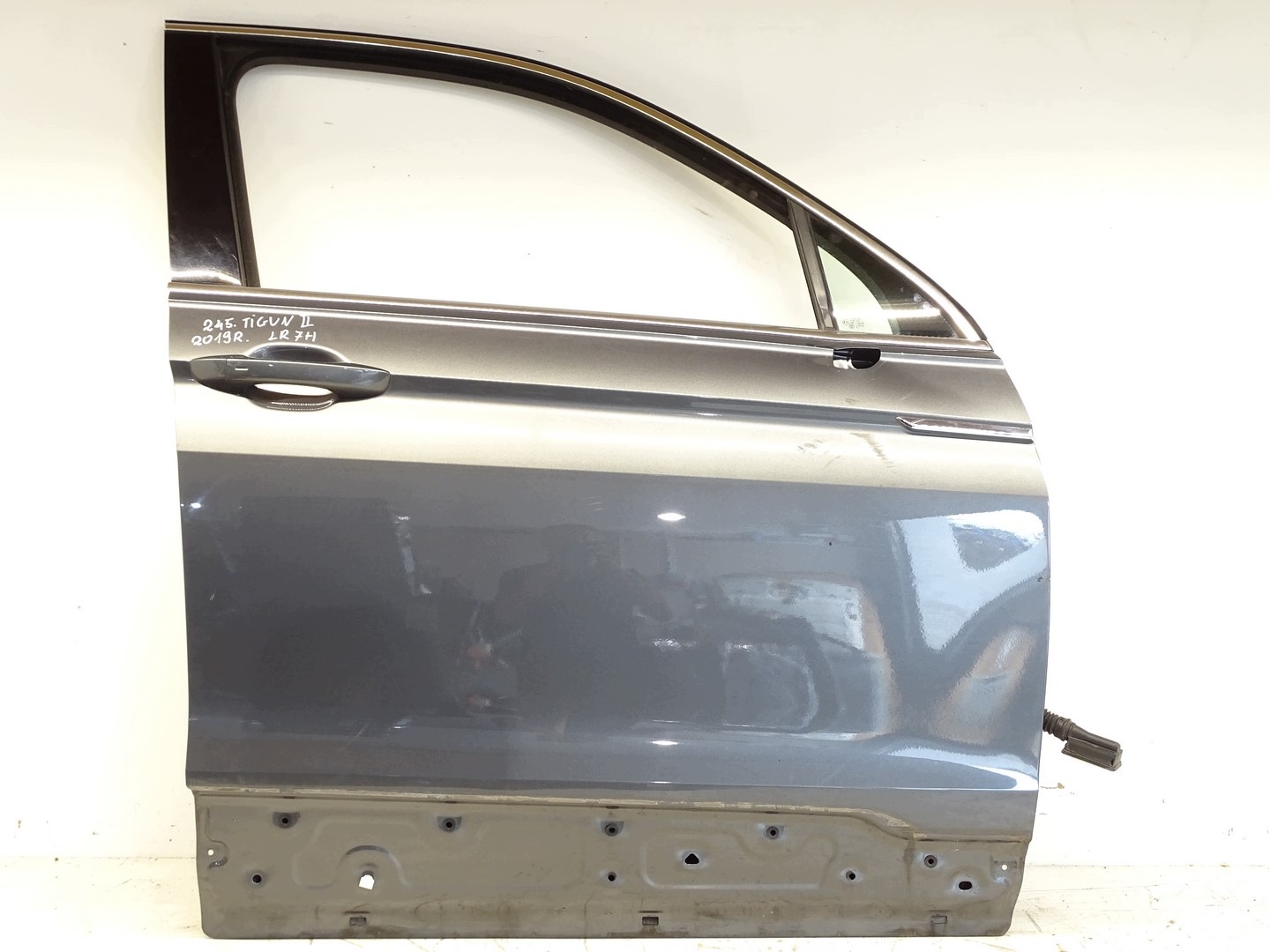 door right front right front TIGUAN II 5NA LR7H 2015-2024R