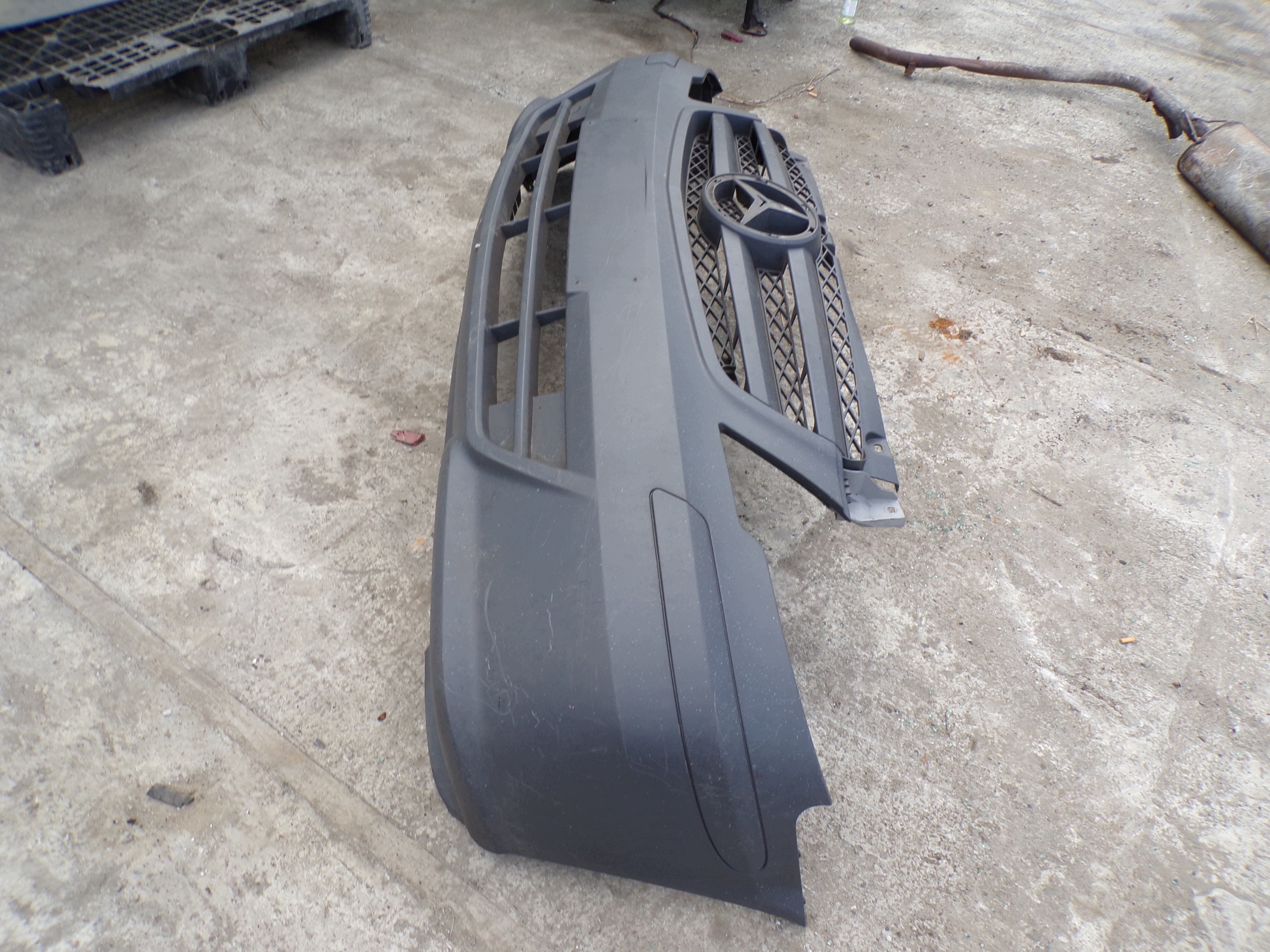 Frontstoßstange vorne MERCEDES W639 LIFT (R1)
