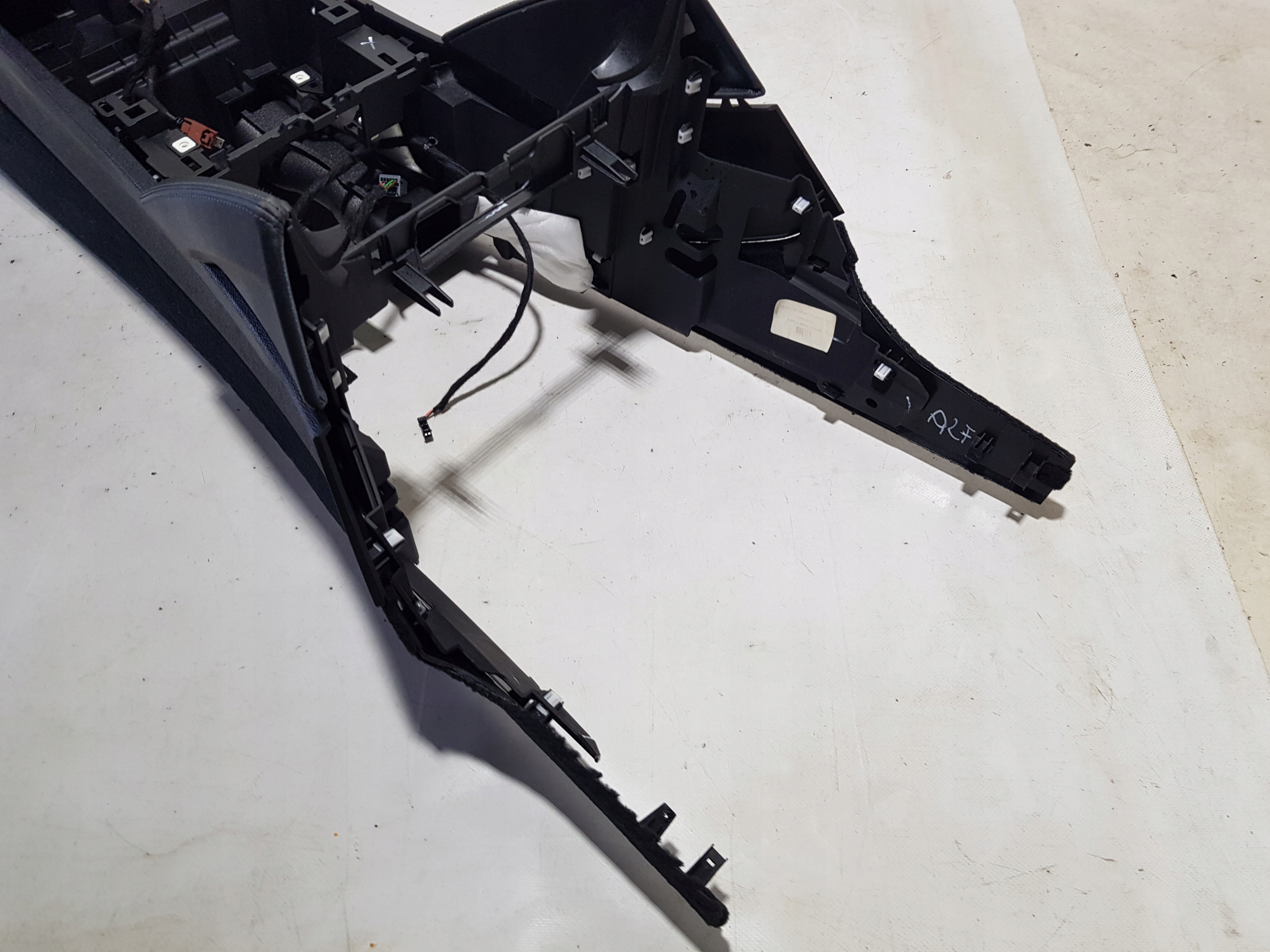 TUNEL central armrest LADOWARKA ALFA ROMEO STELVIO EUROPA EU