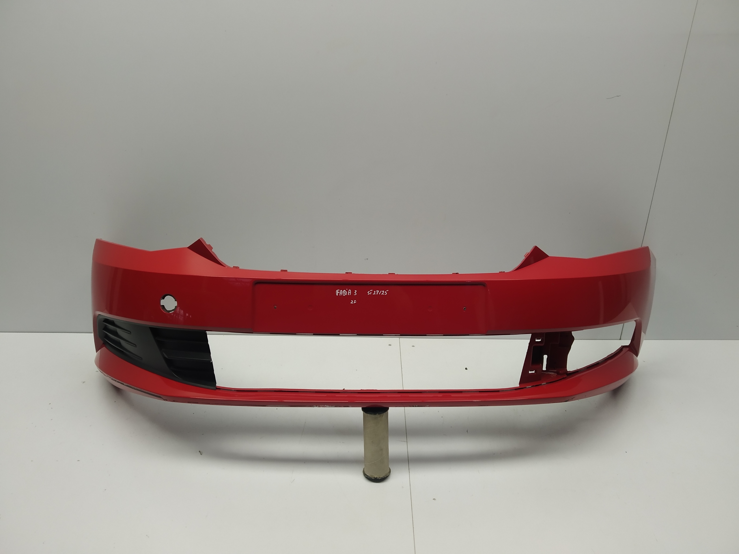 14- 18r Skoda Fabia III bumper front without otworow before lift red
