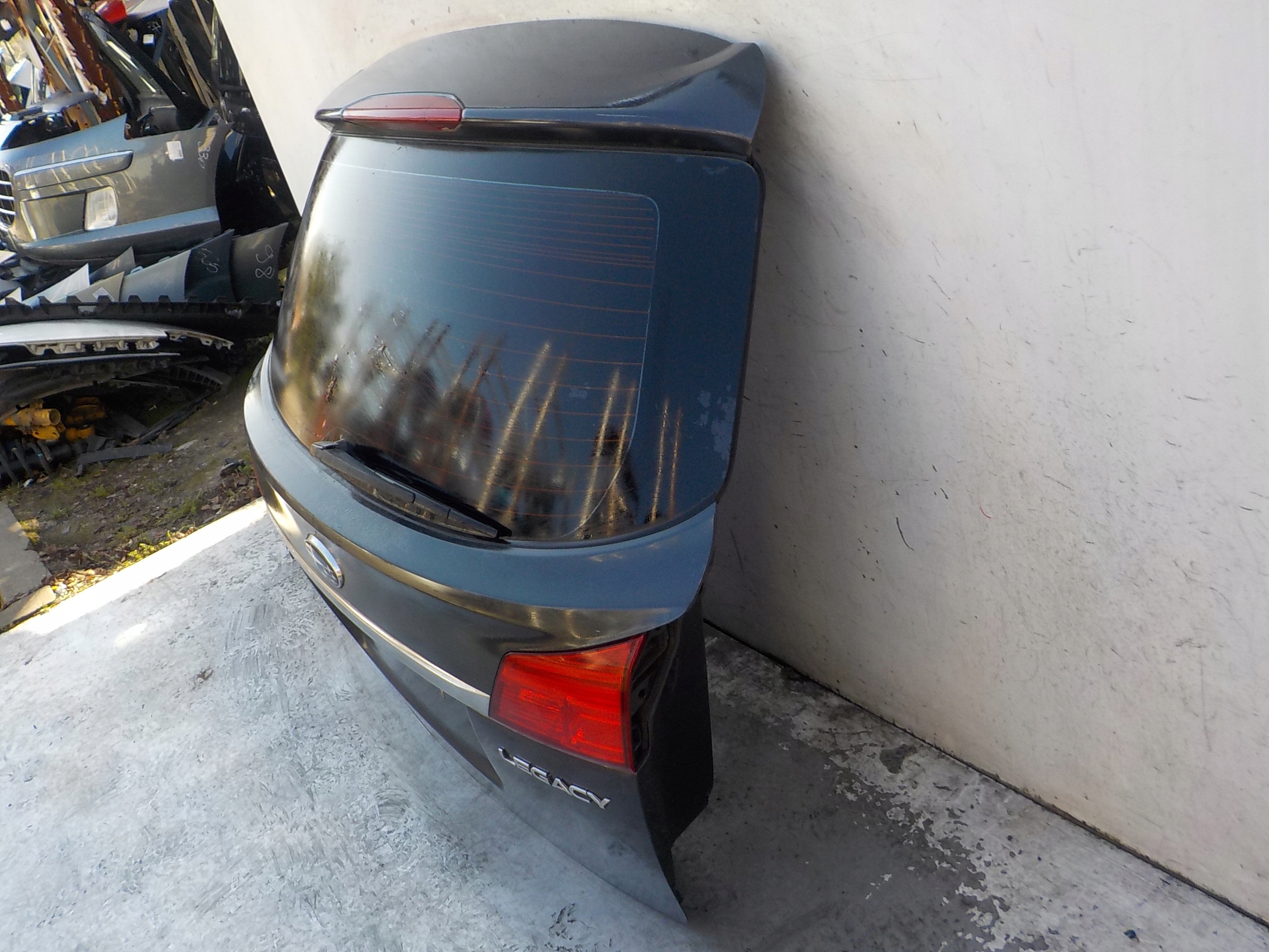 386 SUBARU LEGACY V KOMBI boot door rear