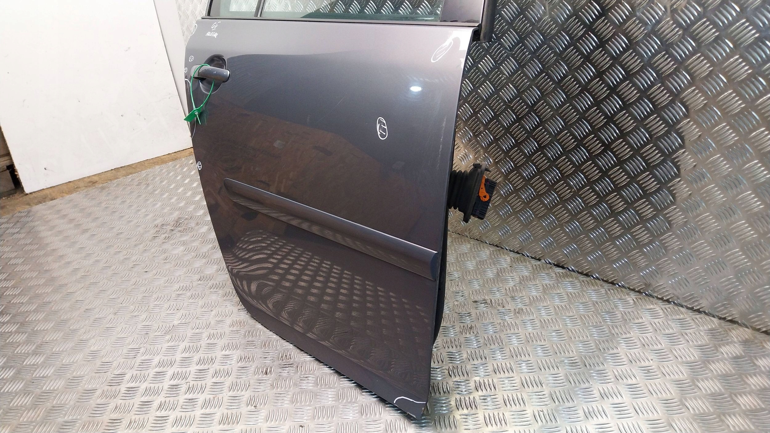 Portière Arrière Droit VW GOLF 5 03