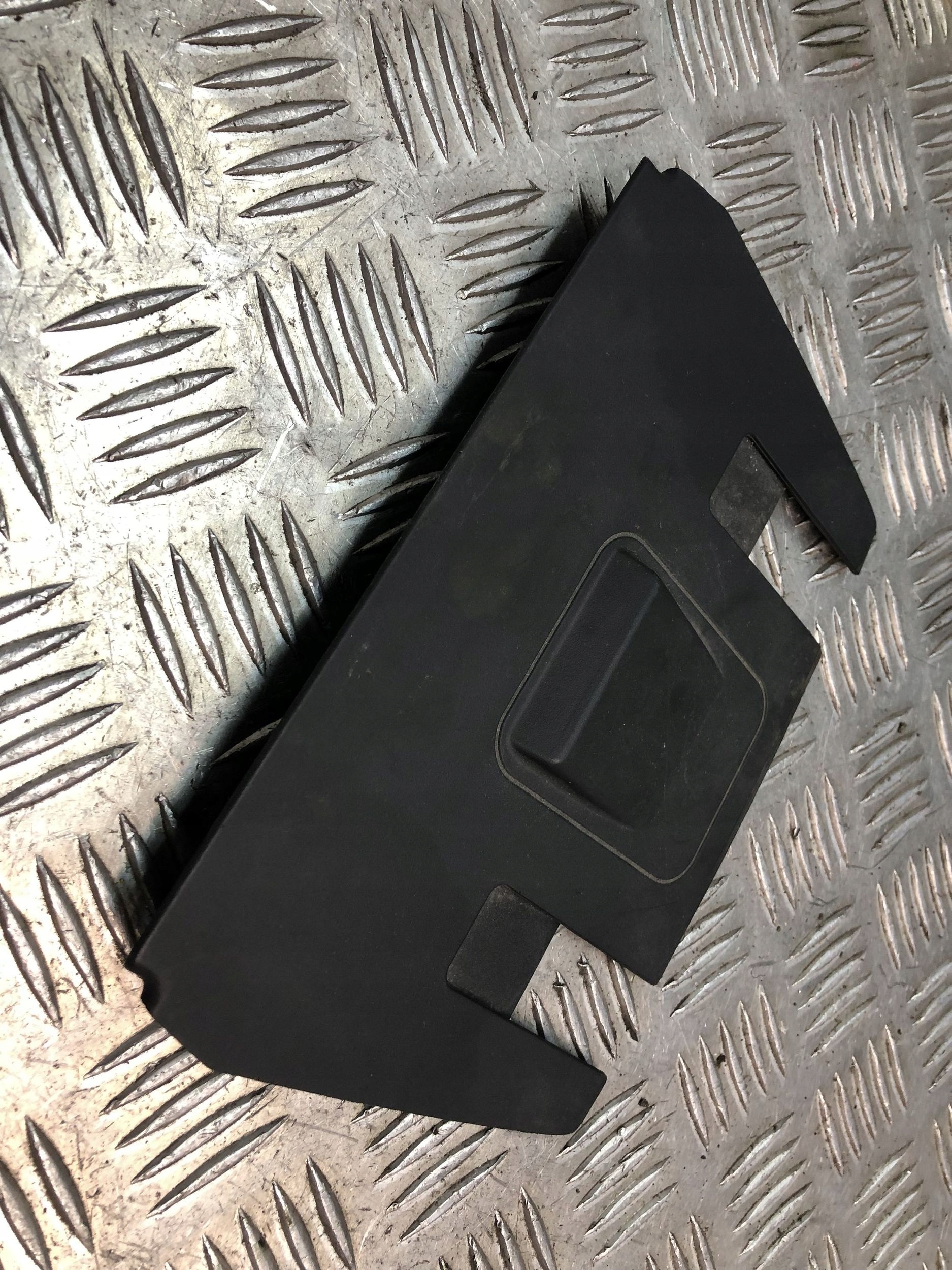 Audi Q7 4L 4L0864375 элемент консоли